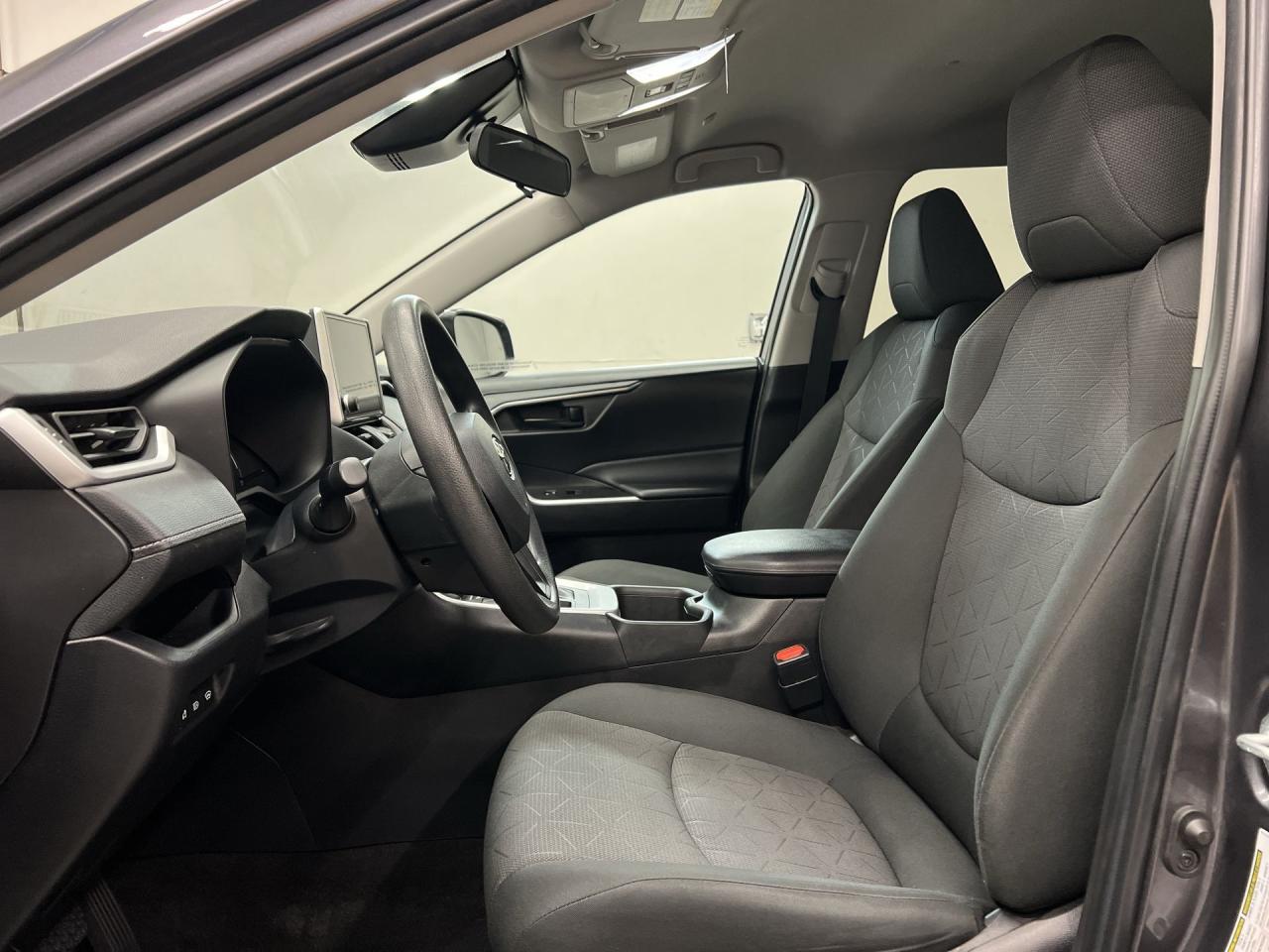 2023 Toyota RAV4 AWD | HEATED SEATS | CARPLAY | BLUETOOTH | A/C Photo