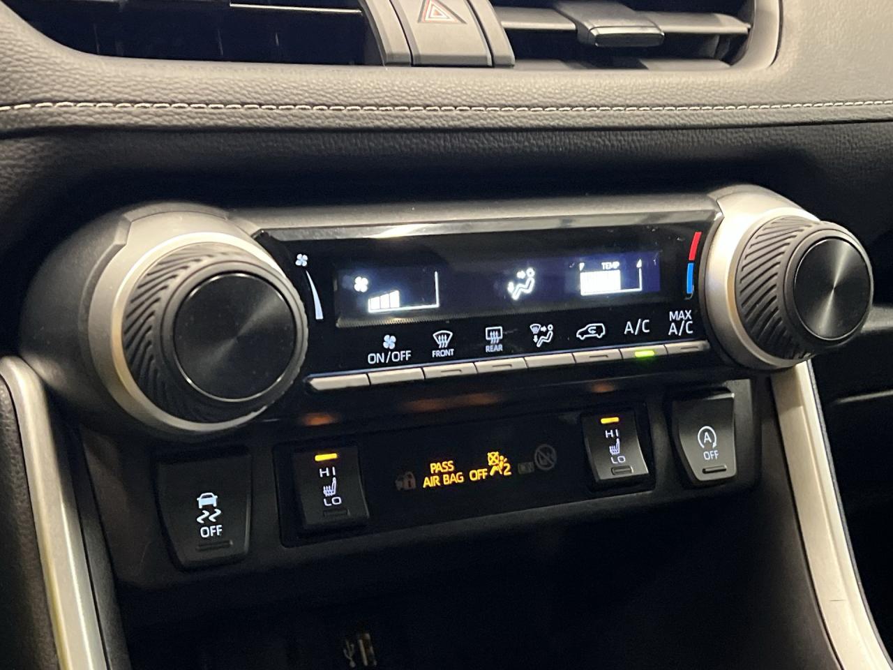 2023 Toyota RAV4 AWD | HEATED SEATS | CARPLAY | BLUETOOTH | A/C Photo