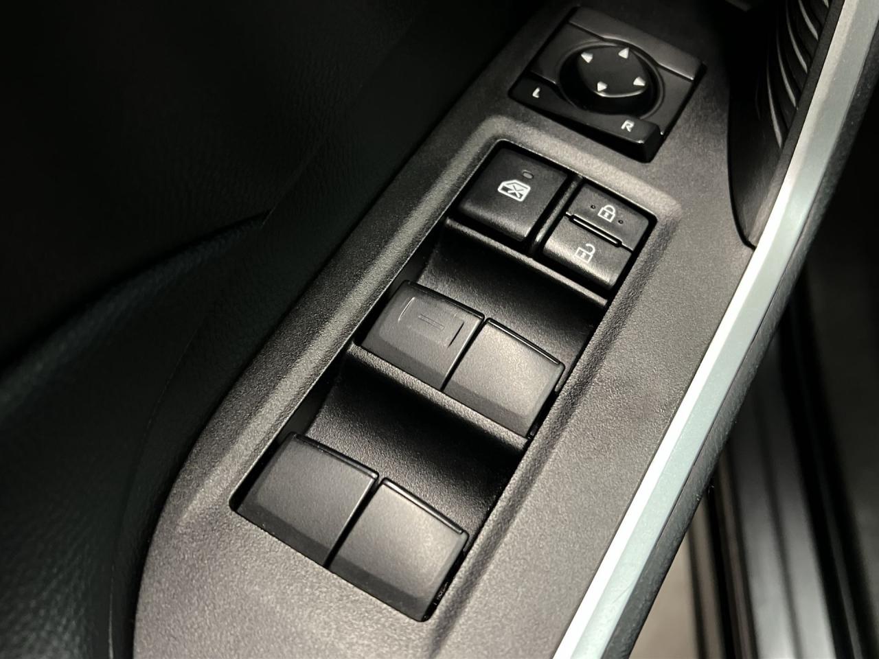 2023 Toyota RAV4 AWD | HEATED SEATS | CARPLAY | BLUETOOTH | A/C Photo