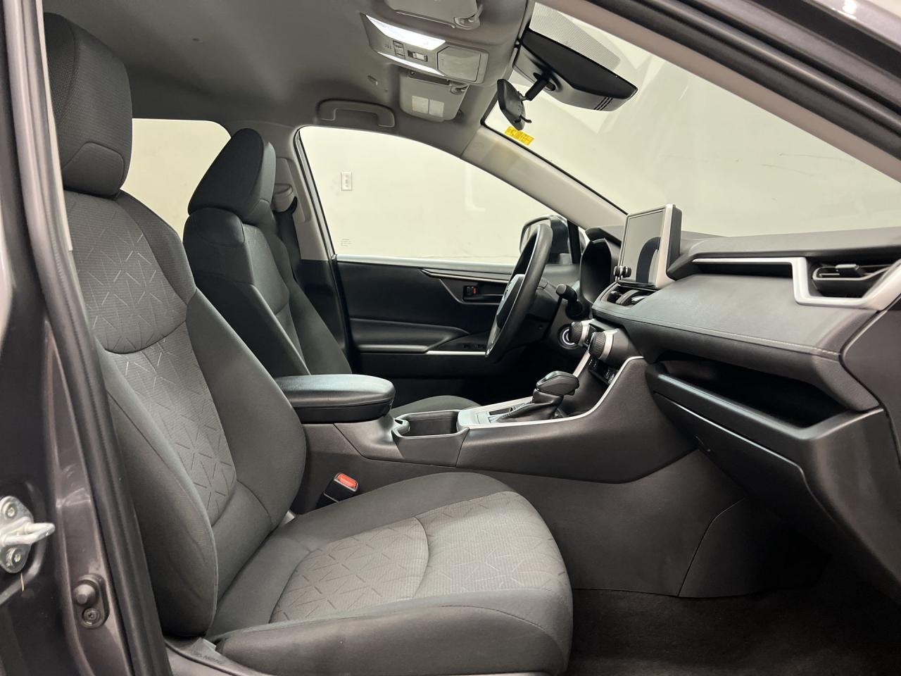 2023 Toyota RAV4 AWD | HEATED SEATS | CARPLAY | BLUETOOTH | A/C Photo