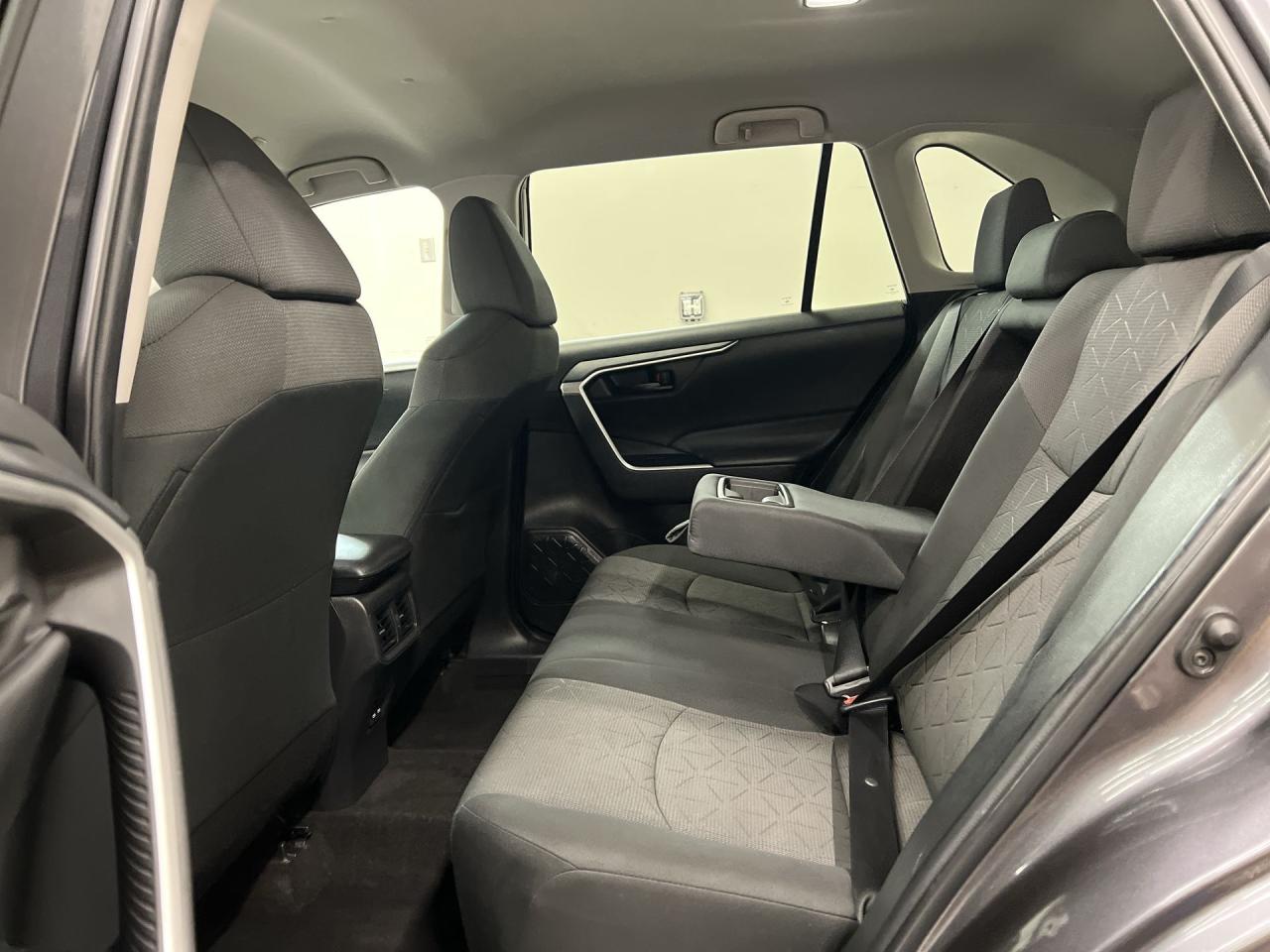 2023 Toyota RAV4 AWD | HEATED SEATS | CARPLAY | BLUETOOTH | A/C Photo