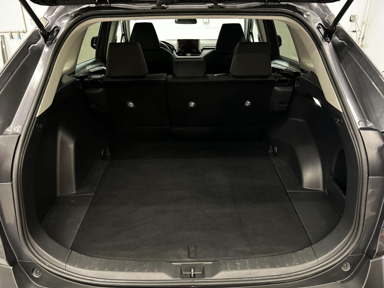 2023 Toyota RAV4 AWD | HEATED SEATS | CARPLAY | BLUETOOTH | A/C Photo