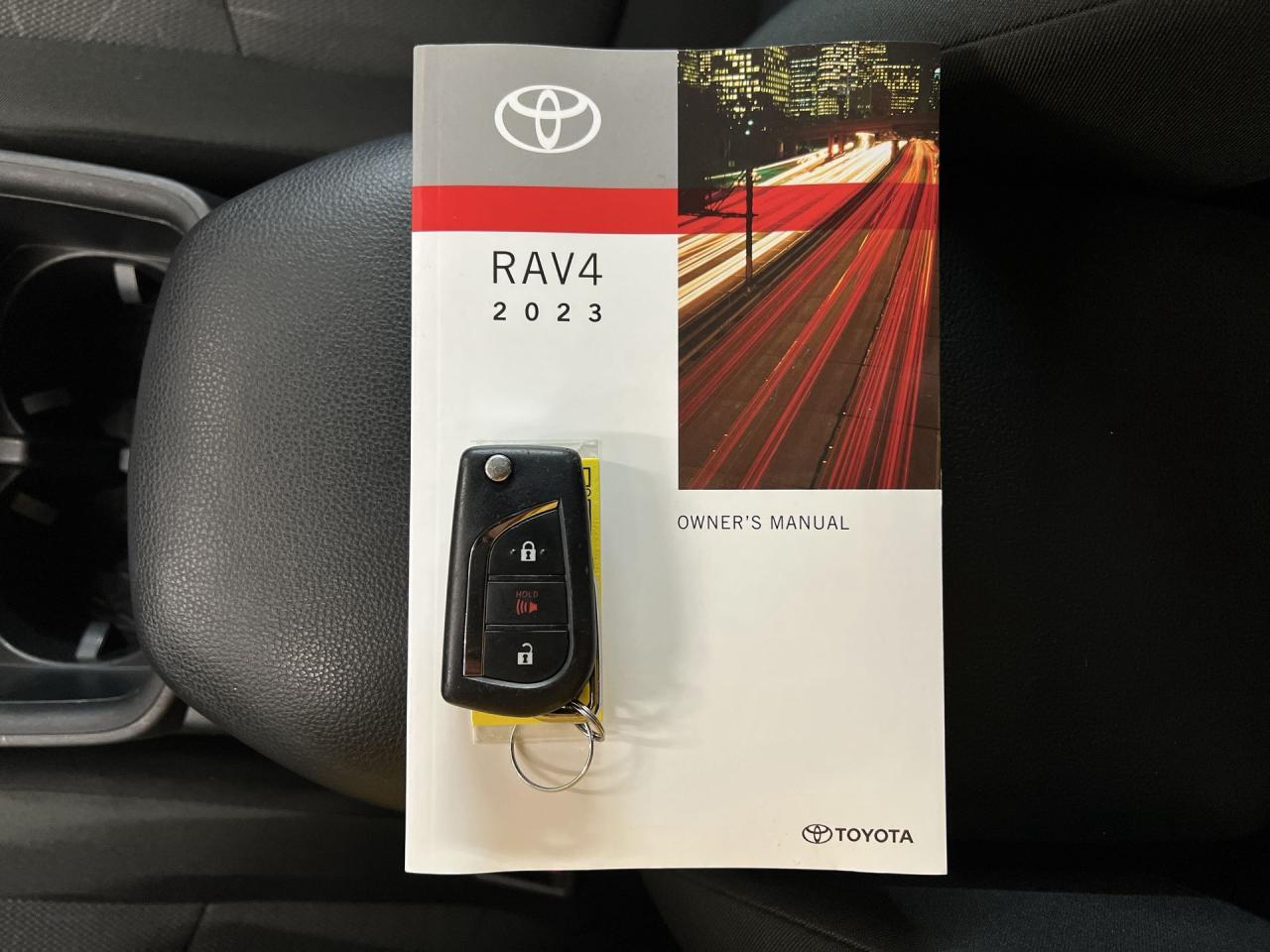 2023 Toyota RAV4 AWD | HEATED SEATS | CARPLAY | BLUETOOTH | A/C Photo