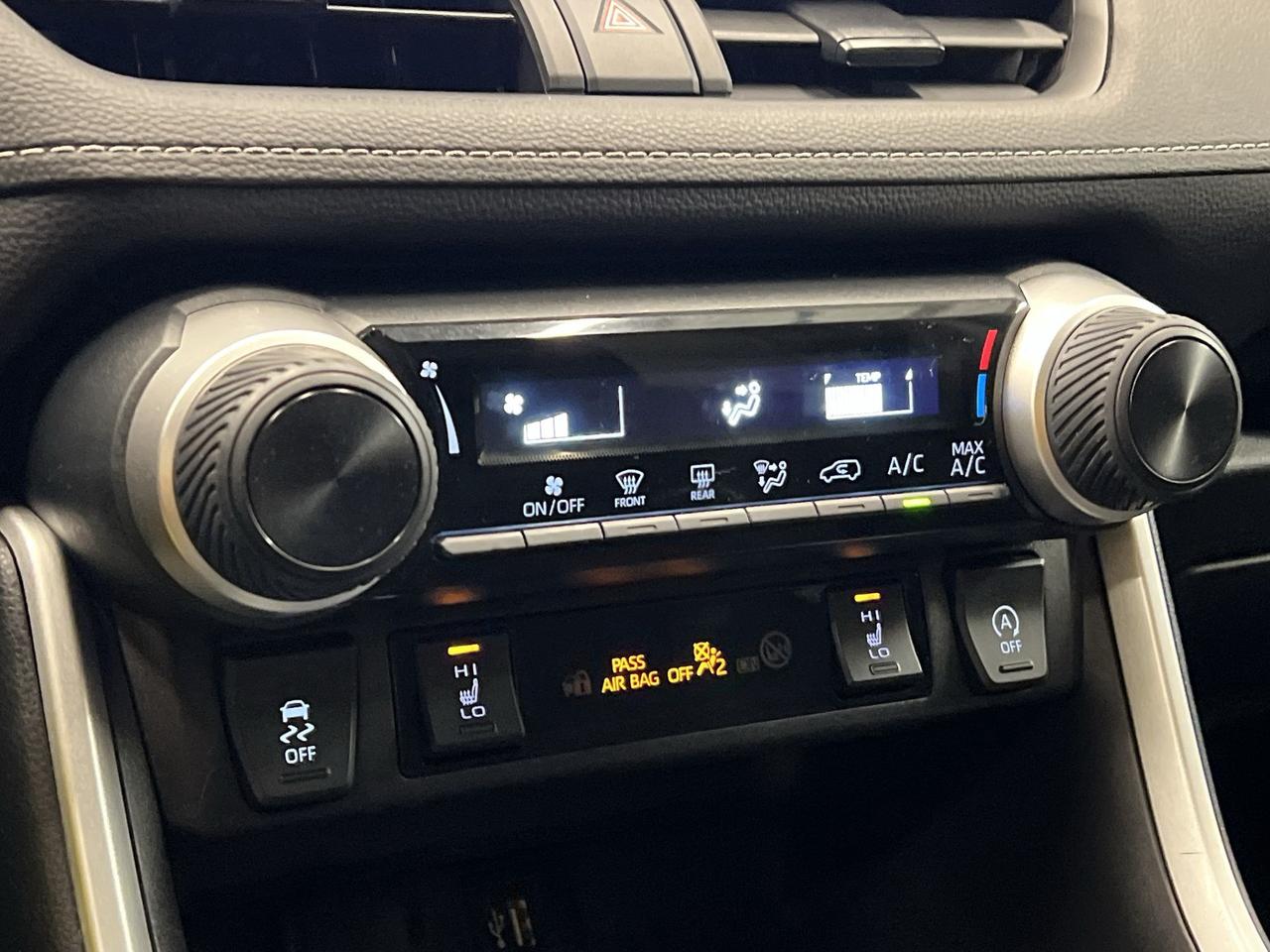 2023 Toyota RAV4 AWD | HEATED SEATS | CARPLAY | BLUETOOTH | A/C Photo
