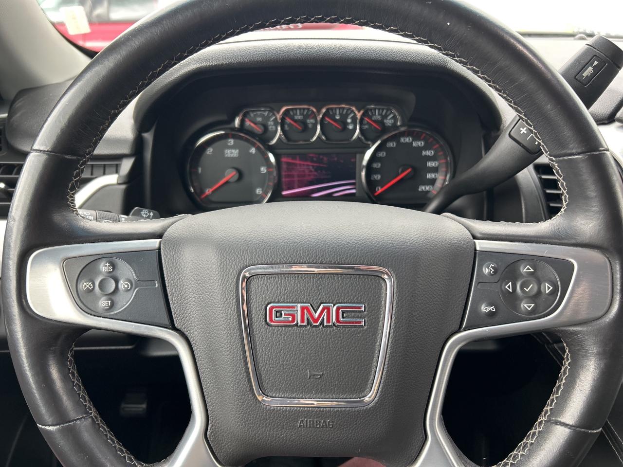 2016 GMC Yukon XL EXECUTIVE SEATING, REAR SOUND SYSTEM, REMOTE START - Photo #17