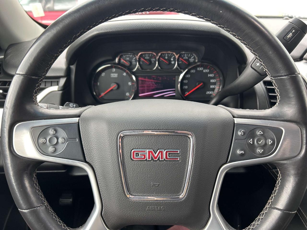 2016 GMC Yukon EXECUTIVE SEATING, REAR SOUND SYSTEM, REMOTE START - Photo #17