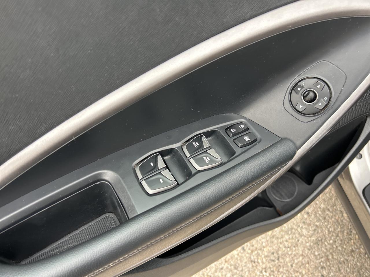 2016 Hyundai Santa Fe Sport LUXURY, CLEAN CARFAX, HEATED LEATHER, NEW ENGINE! - Photo #16