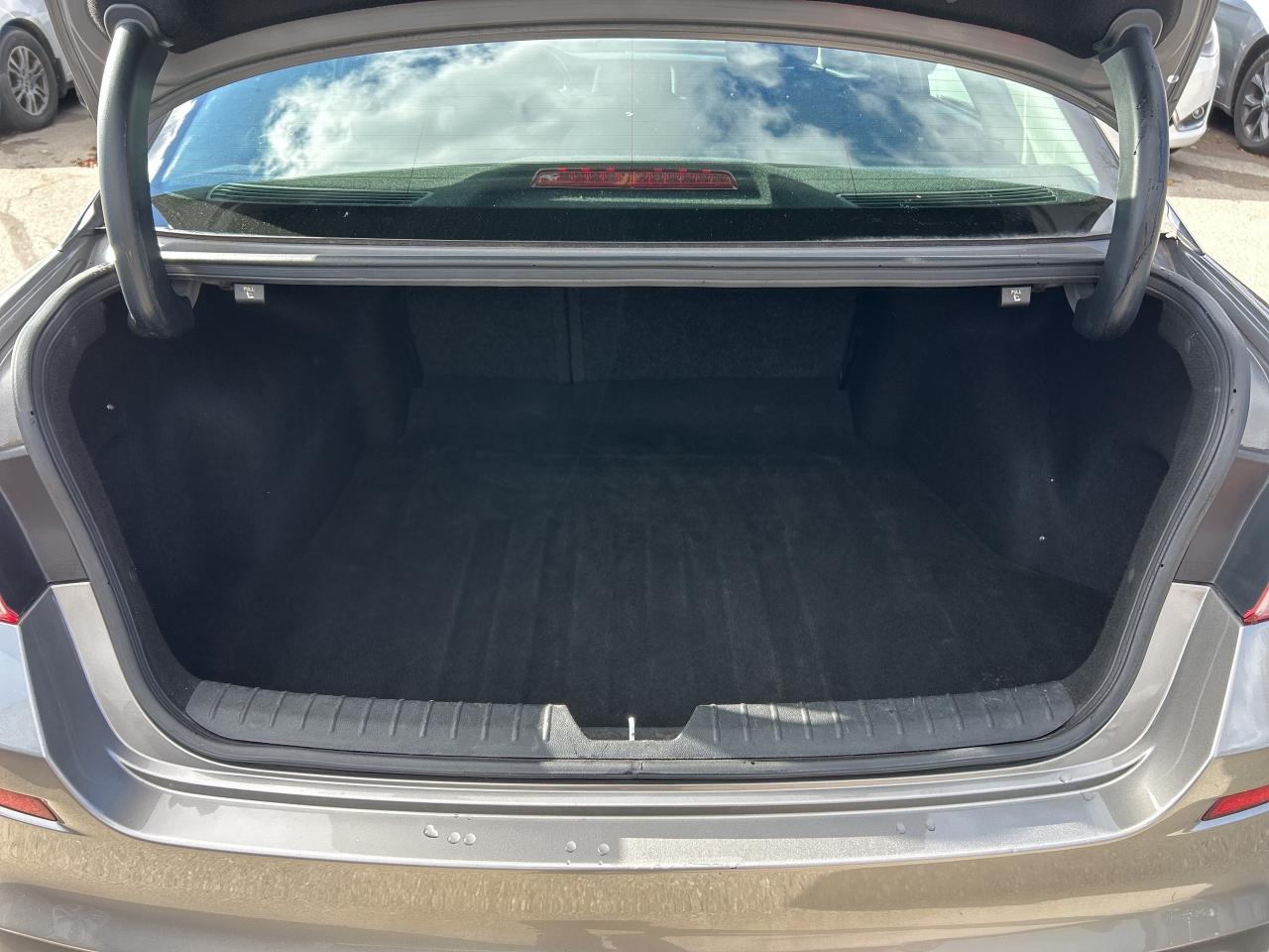 2019 Kia Optima LX, CLEAN CARFAX, KEEP LANE ASSIST, HEATED SEATS! - Photo #11