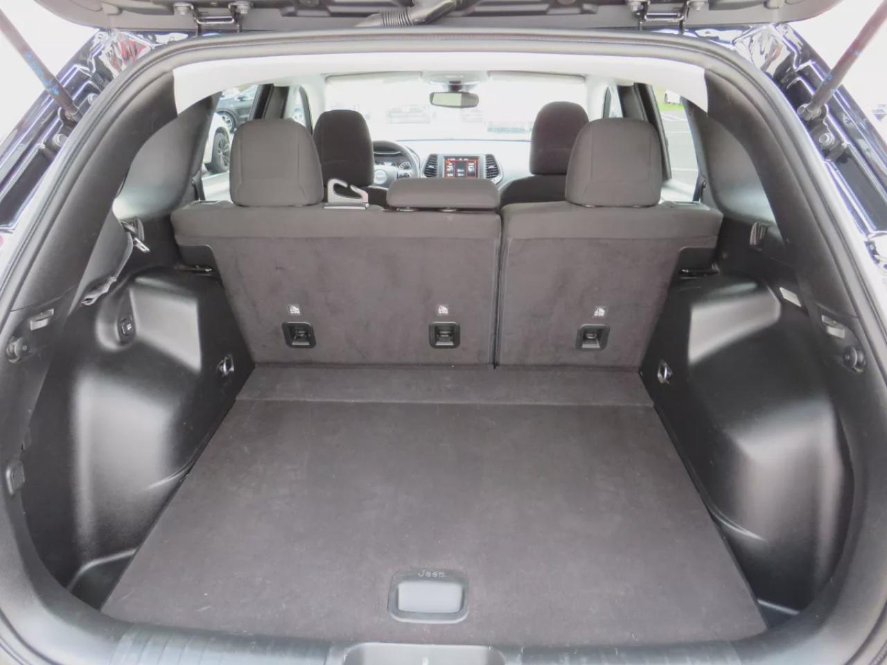 2022 Jeep Cherokee North (**CLEAN TITLE/NO ACCICENTS!!**SAFETY/CERTIFIED!!**4WD**ALLOY RIMS**REMOTE START**FOG LIGHTS**PUSH BUTTON START**POWER SEATS**DIGITAL TOUCHSCREEN**HEATED SEATS/STEERING WHEEL**REVERSE CAMERA**DRIVE MODES**AUX/USB**ELECTRIC PARKING BRAKE**CRUISE CONT Photo