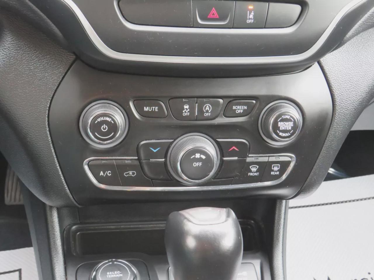 2022 Jeep Cherokee North (**CLEAN TITLE/NO ACCICENTS!!**SAFETY/CERTIFIED!!**4WD**ALLOY RIMS**REMOTE START**FOG LIGHTS**PUSH BUTTON START**POWER SEATS**DIGITAL TOUCHSCREEN**HEATED SEATS/STEERING WHEEL**REVERSE CAMERA**DRIVE MODES**AUX/USB**ELECTRIC PARKING BRAKE**CRUISE CONT Photo