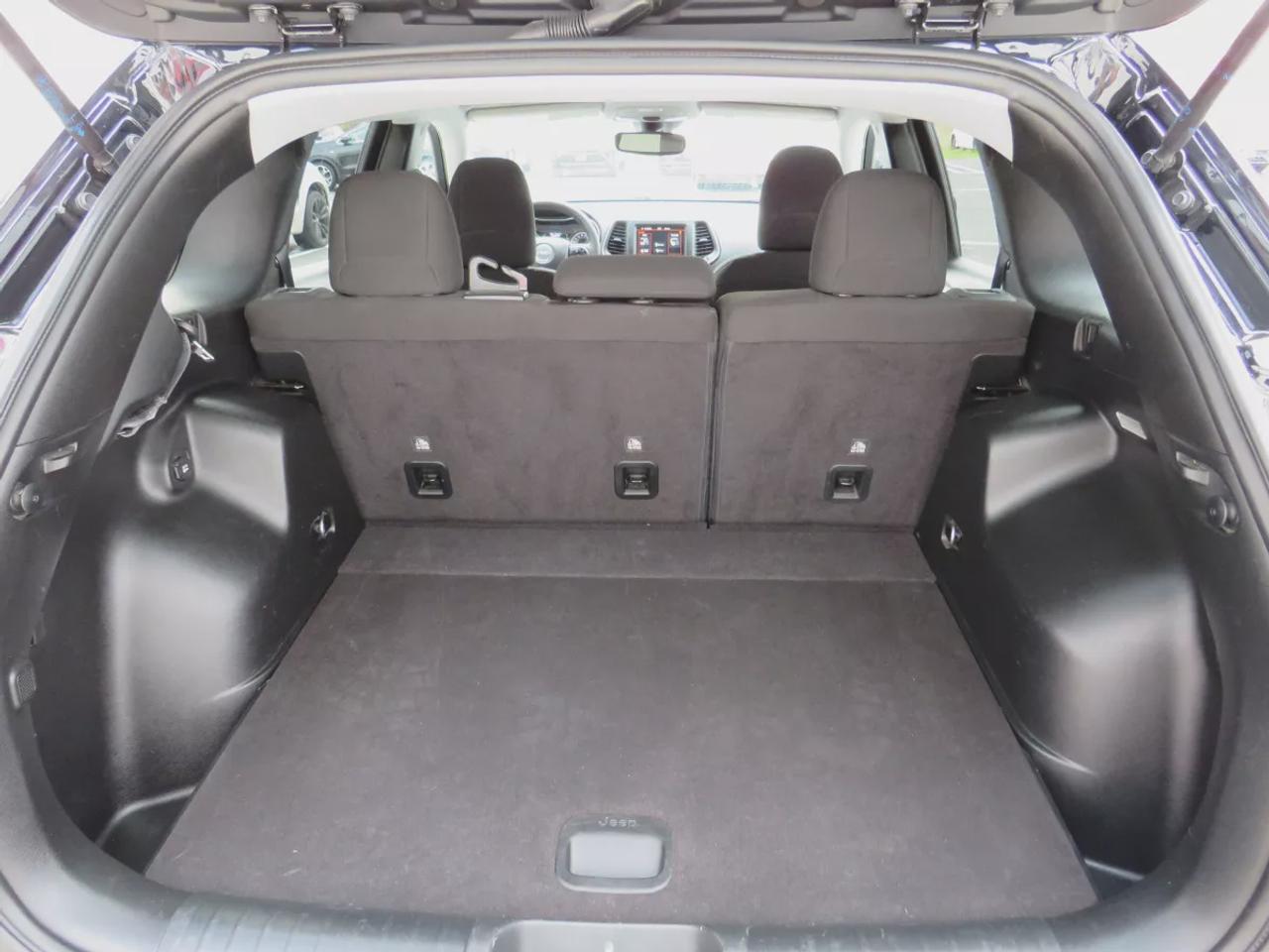 2022 Jeep Cherokee North  | Clean Title | No Accidents | Safety Certified | 4Wd | Alloy Rims | Remote Start | Fog Lights | Push Button Start | Power Seats | Digital Touchscreen | Heated Seats | Heated Steering Wheel | Reverse Camera | Drive Modes | Aux | USB Photo
