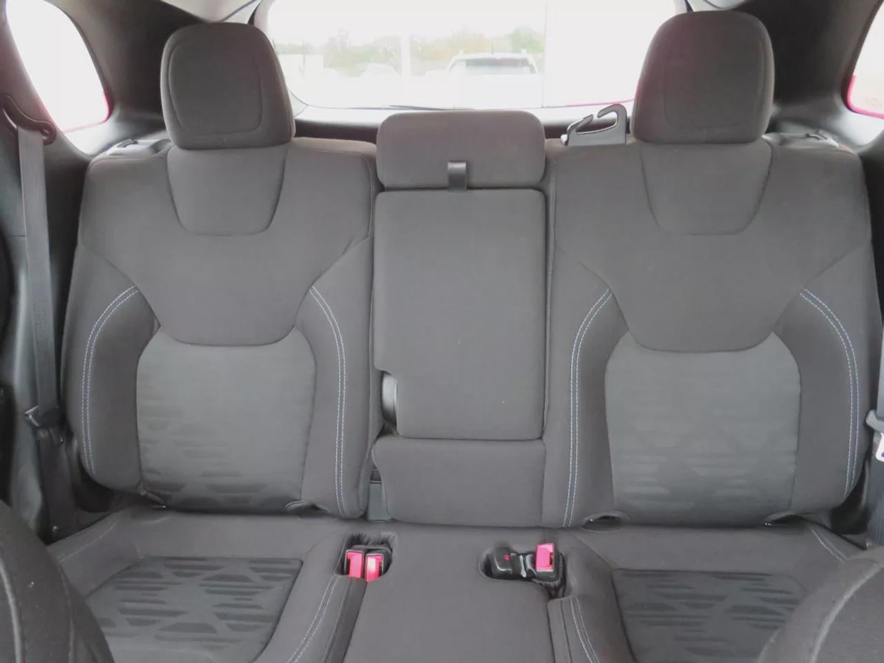 2022 Jeep Cherokee North  | Clean Title | No Accidents | Safety Certified | 4Wd | Alloy Rims | Remote Start | Fog Lights | Push Button Start | Power Seats | Digital Touchscreen | Heated Seats | Heated Steering Wheel | Reverse Camera | Drive Modes | Aux | USB Photo