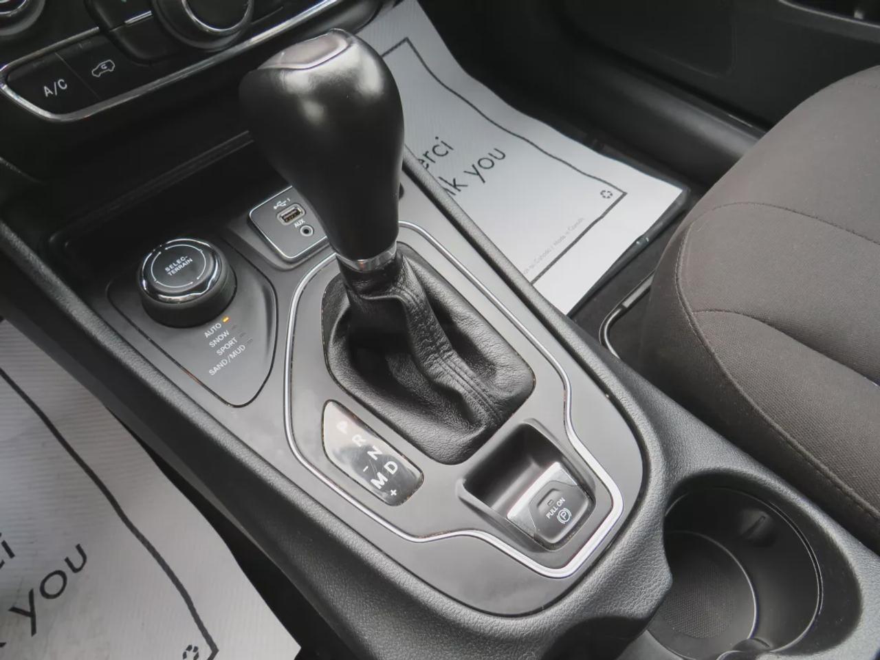 2022 Jeep Cherokee North  | Clean Title | No Accidents | Safety Certified | 4Wd | Alloy Rims | Remote Start | Fog Lights | Push Button Start | Power Seats | Digital Touchscreen | Heated Seats | Heated Steering Wheel | Reverse Camera | Drive Modes | Aux | USB Photo