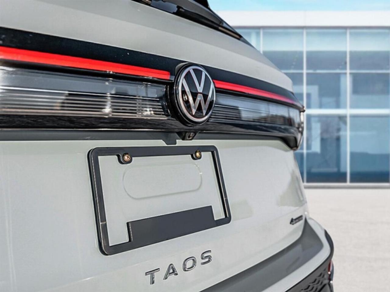 2026 Volkswagen Taos Comfortline Black Edition Photo