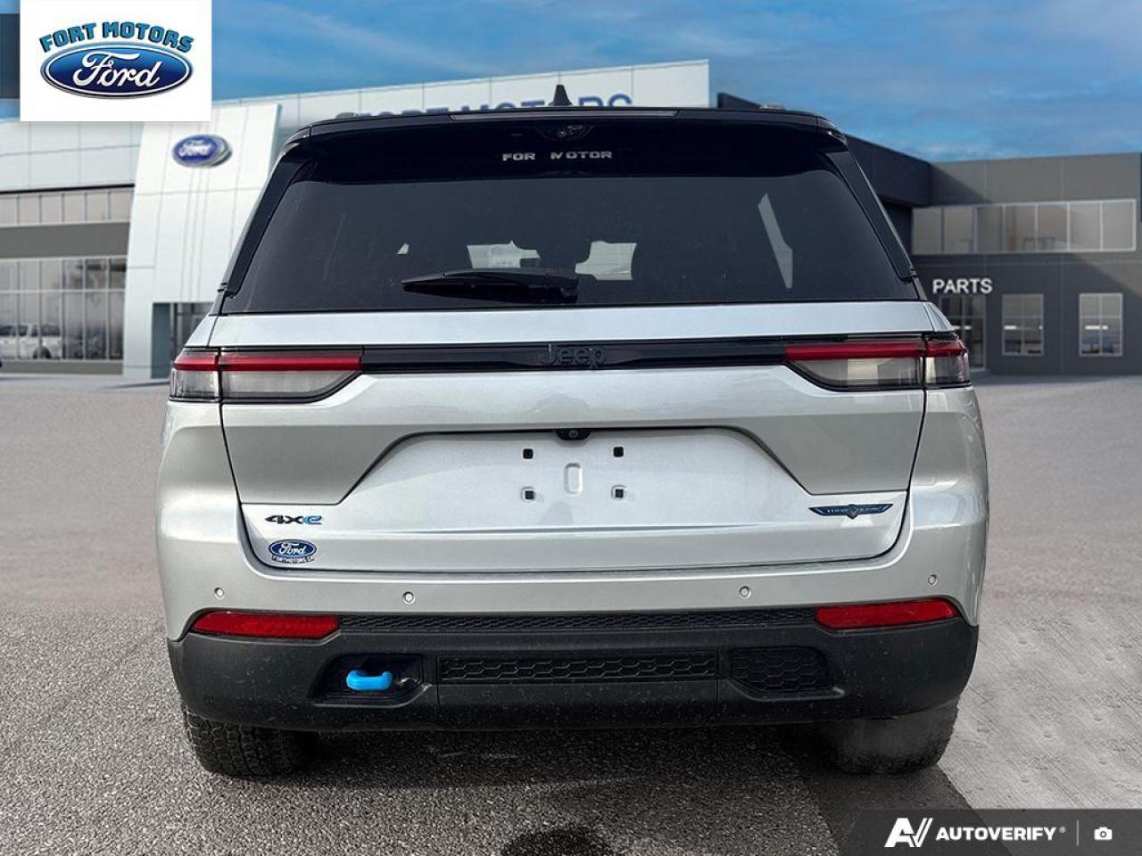 2023 Jeep Grand Cherokee 4xe Trailhawk Photo5