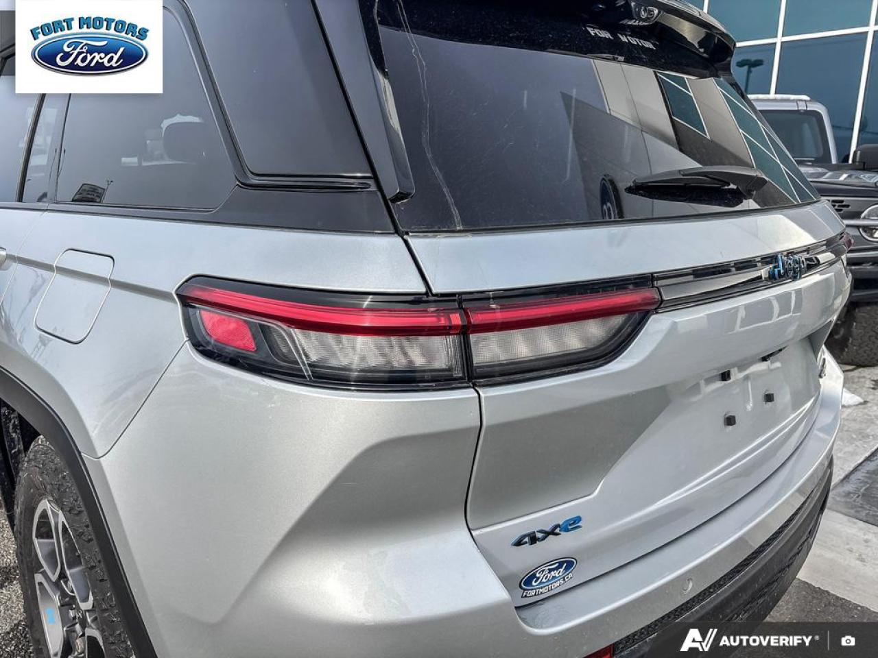 2023 Jeep Grand Cherokee 4xe Trailhawk Photo5