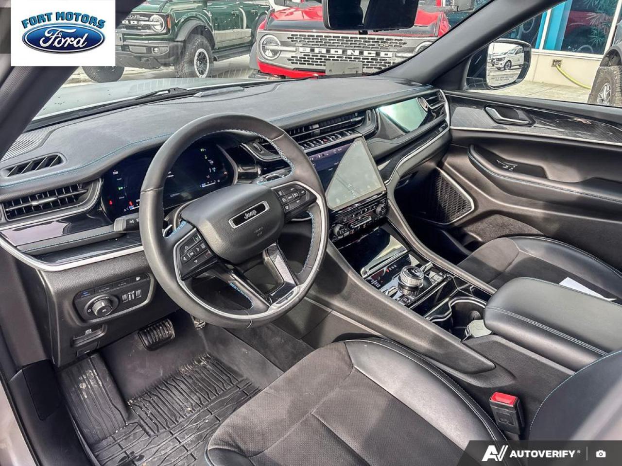 2023 Jeep Grand Cherokee 4xe Trailhawk Photo5