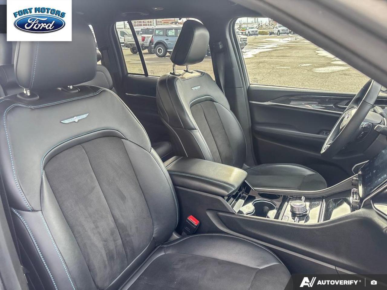 2023 Jeep Grand Cherokee 4xe Trailhawk Photo5