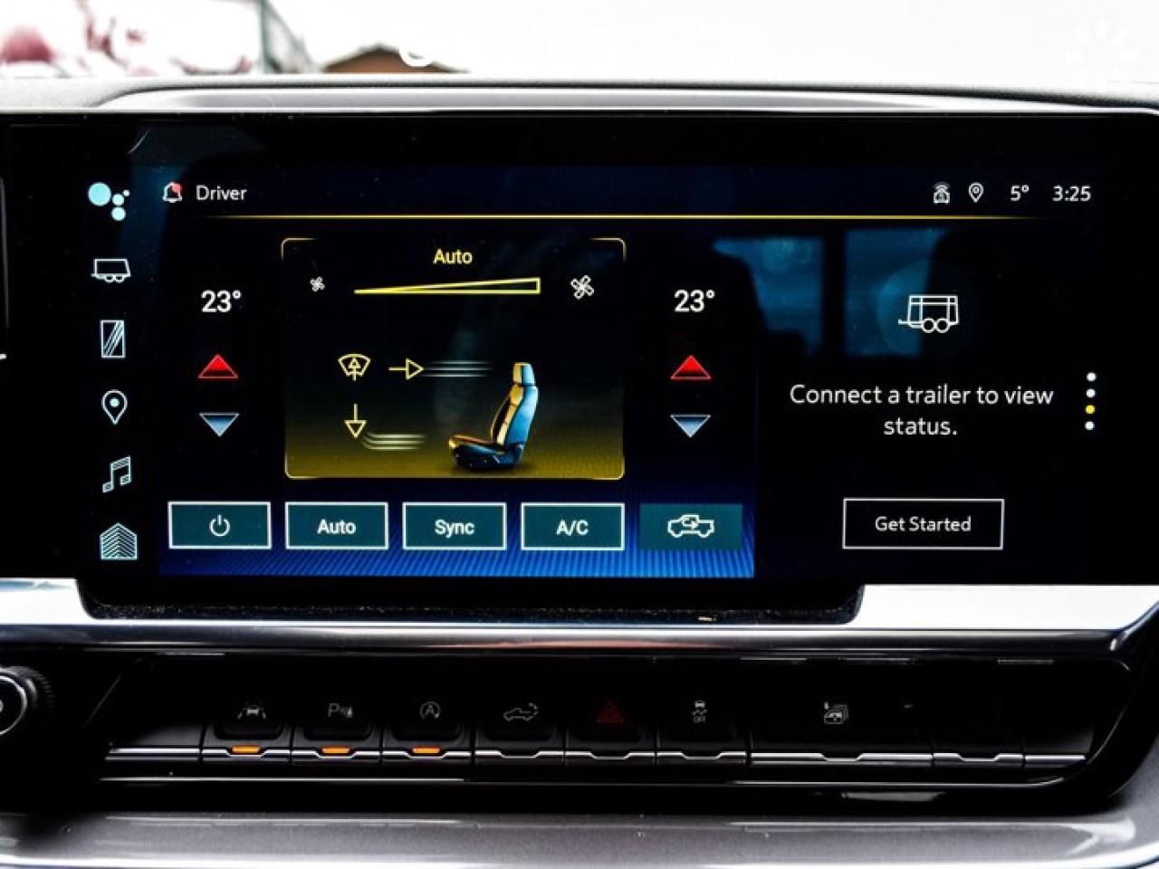 2023 Chevrolet Silverado 1500 High Country 4WD Crew Cab 147" 6.2L Leather Multi Pro Tailgate Sunroof Photo4