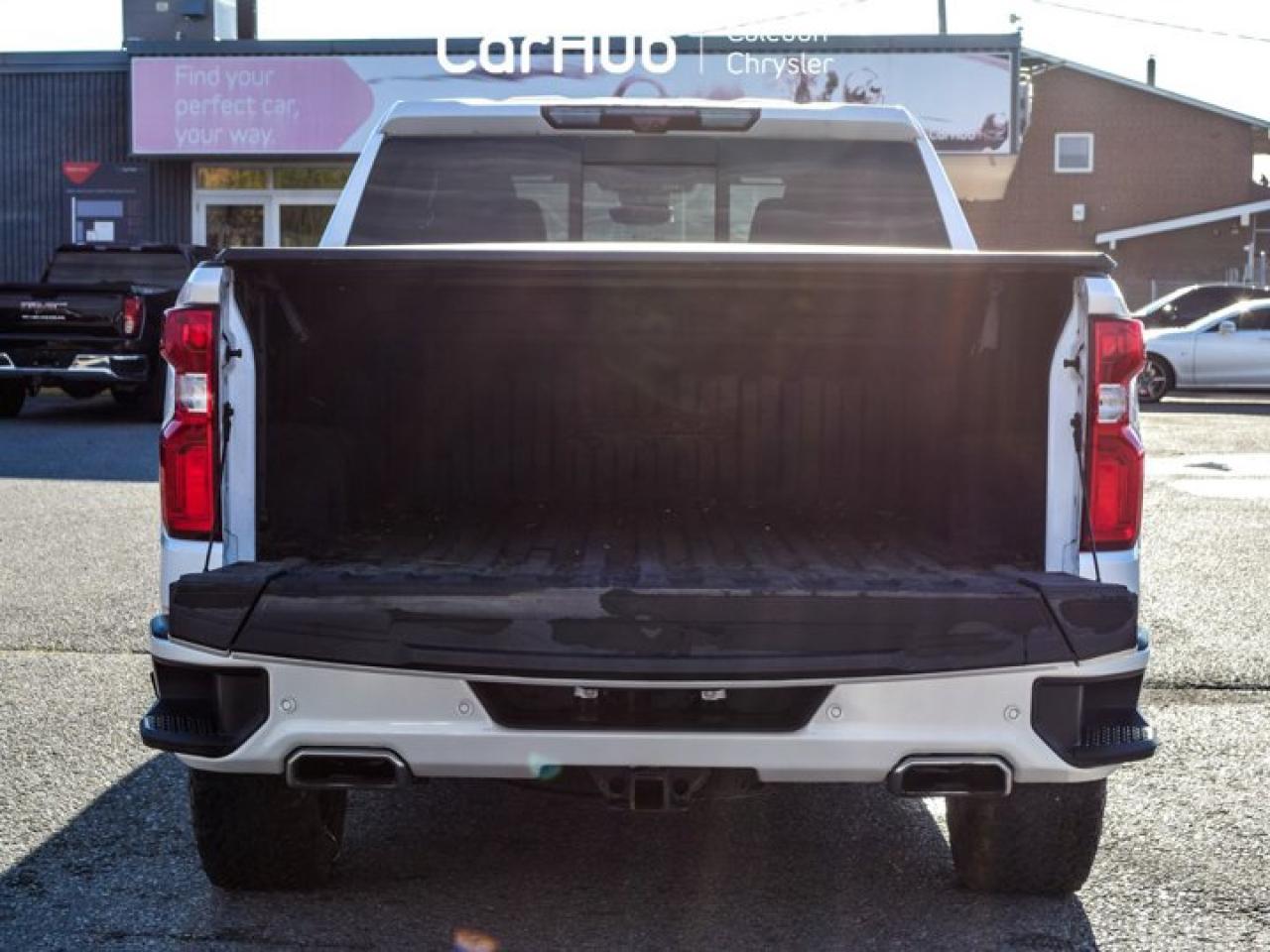 2023 Chevrolet Silverado 1500 High Country 4WD Crew Cab 147" 6.2L Leather Multi Pro Tailgate Sunroof Photo
