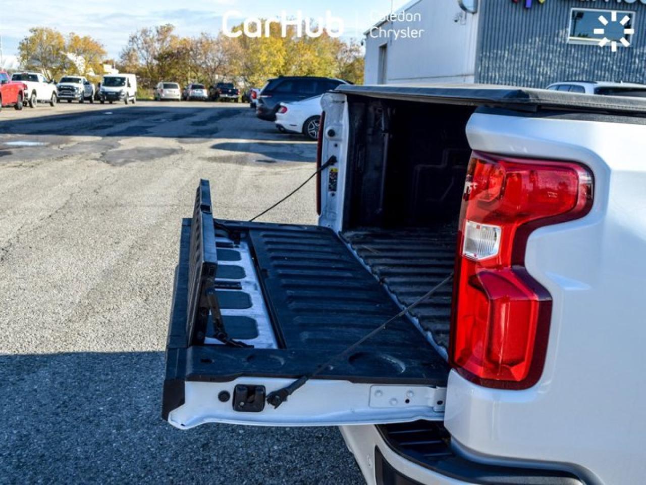 2023 Chevrolet Silverado 1500 High Country 4WD Crew Cab 147" 6.2L Leather Multi Pro Tailgate Sunroof Photo