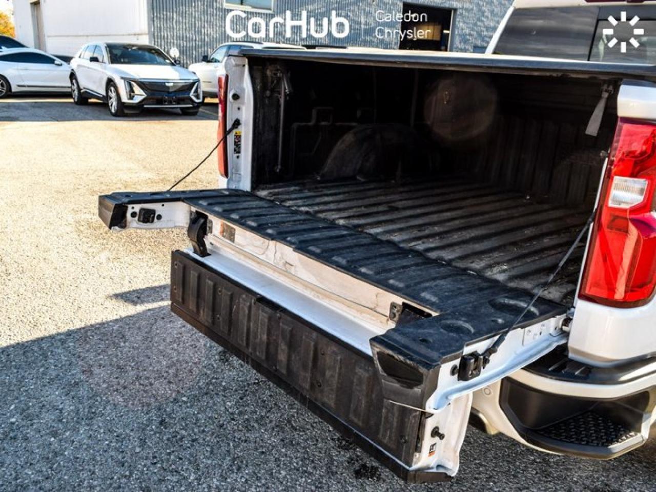 2023 Chevrolet Silverado 1500 High Country 4WD Crew Cab 147" 6.2L Leather Multi Pro Tailgate Sunroof Photo