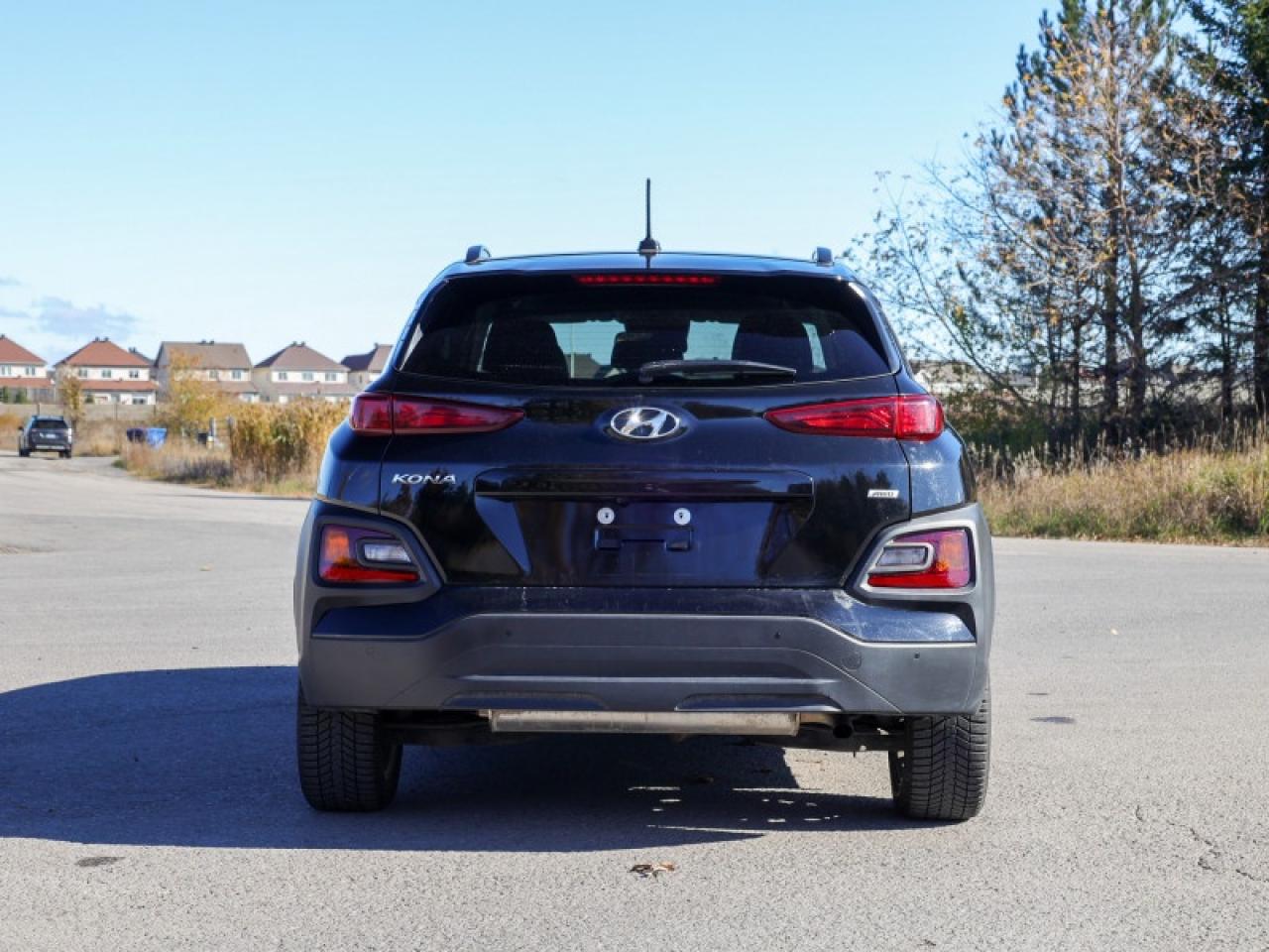 2018 Hyundai KONA 2.0L Luxury AWD  - $206 B/W Photo3