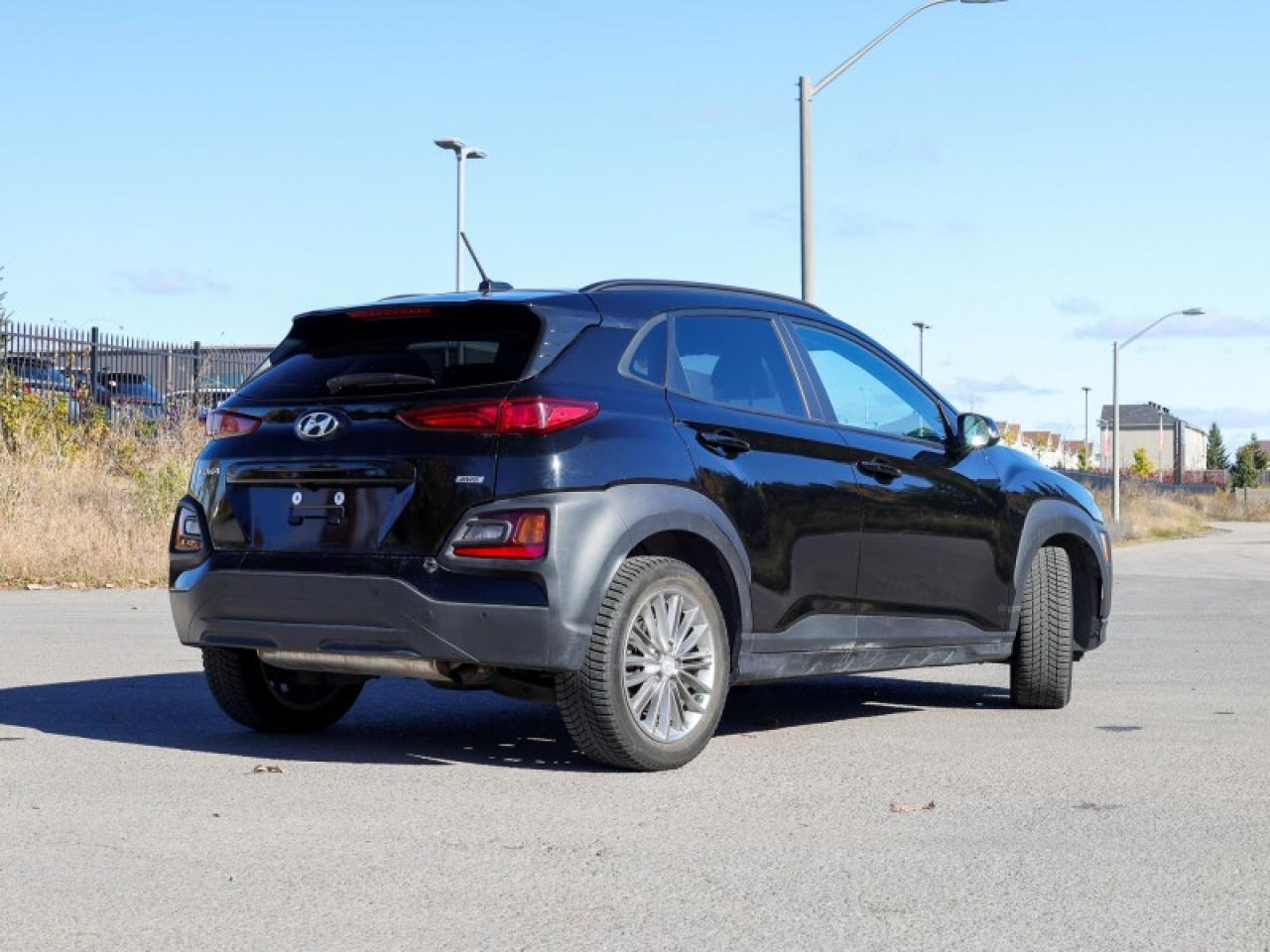 2018 Hyundai KONA 2.0L Luxury AWD  - $206 B/W Photo2