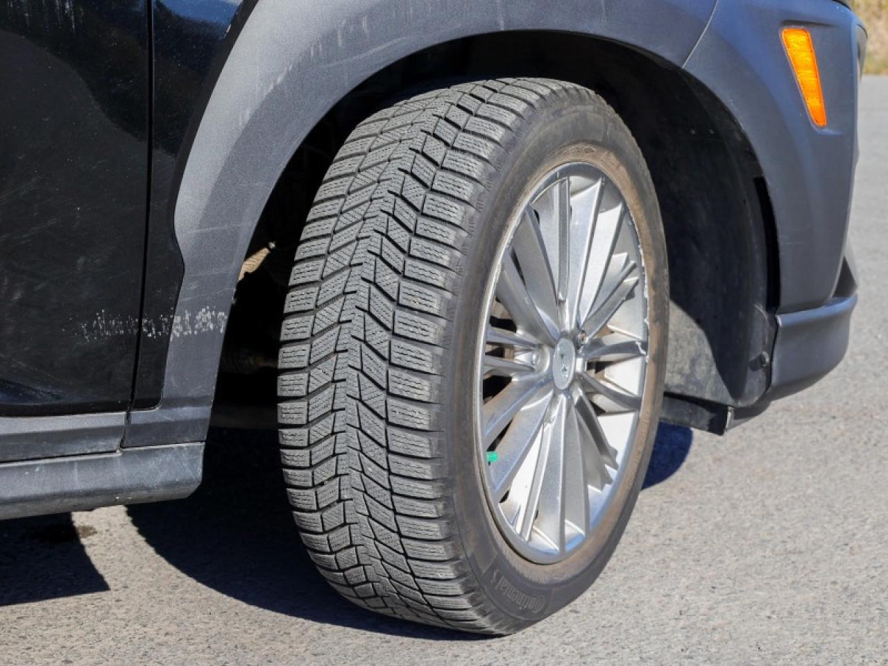 2018 Hyundai KONA 2.0L Luxury AWD  - $206 B/W Photo