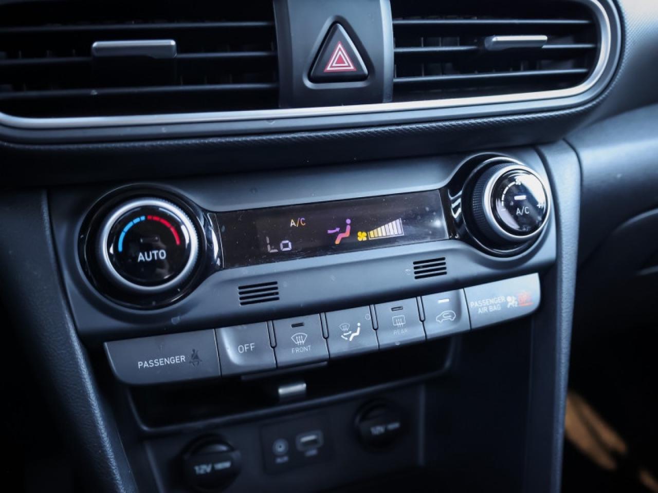 2018 Hyundai KONA 2.0L Luxury AWD  - $206 B/W Photo