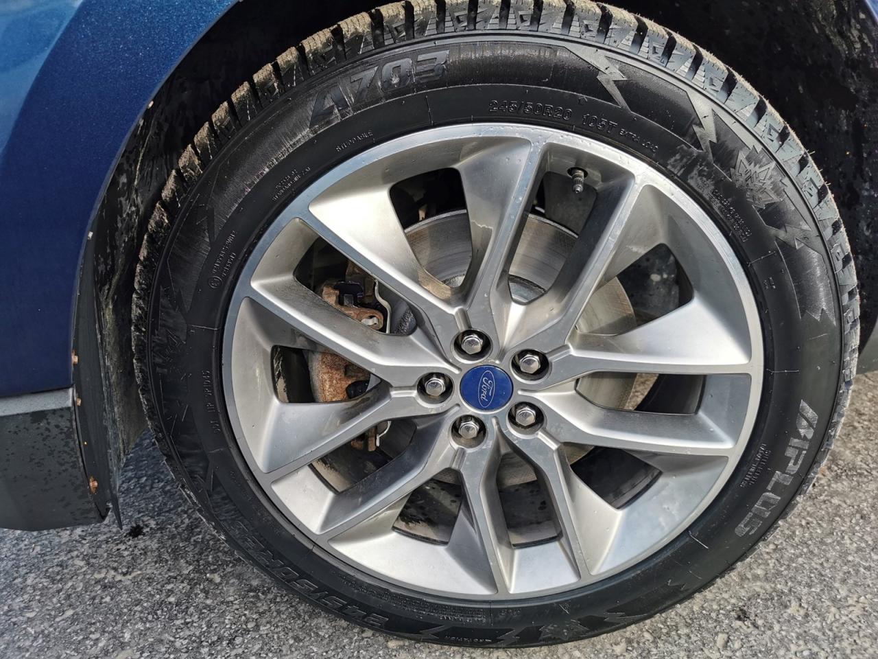 2017 Ford Edge Titanium - Photo #9