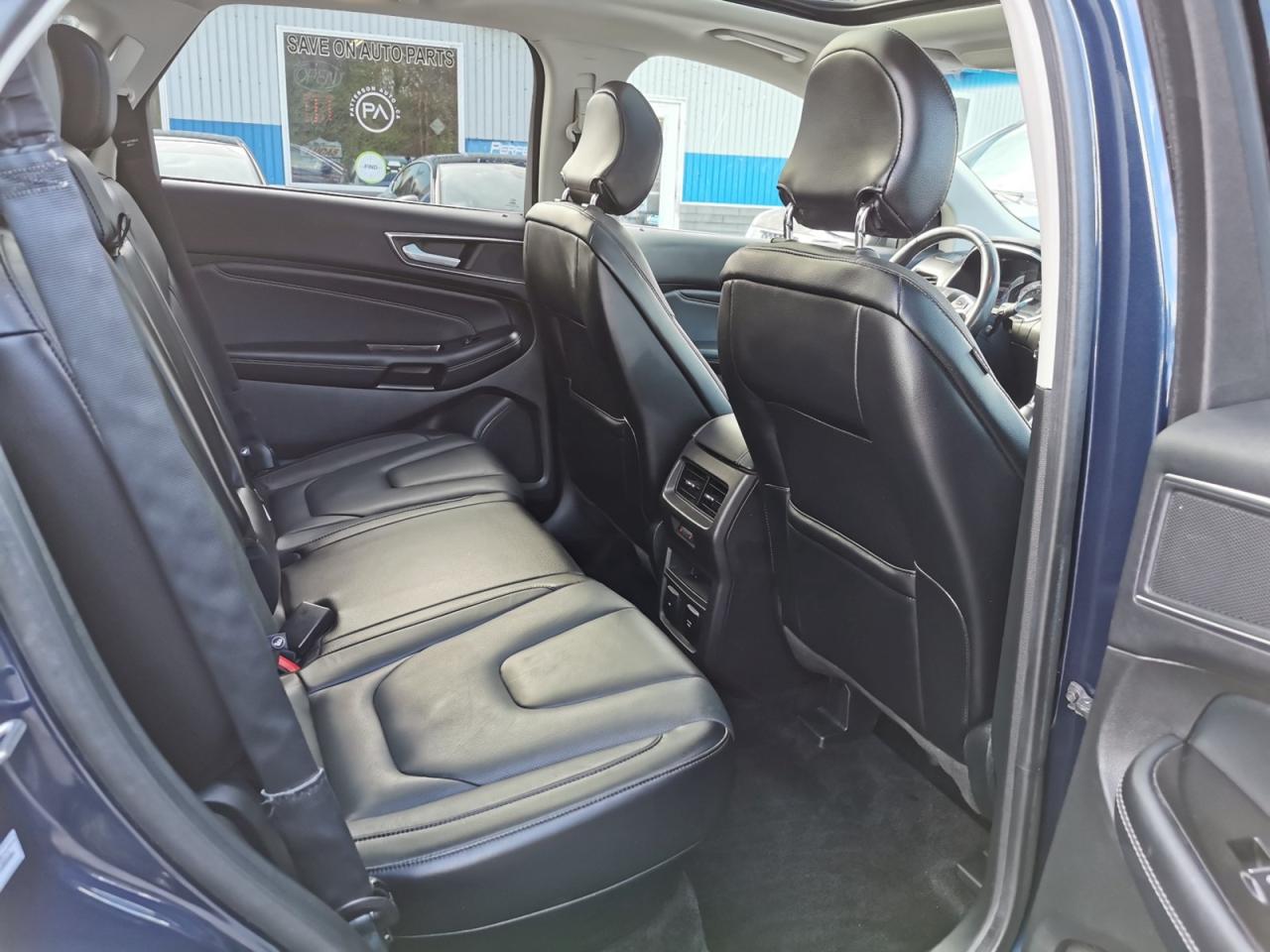 2017 Ford Edge Titanium - Photo #19