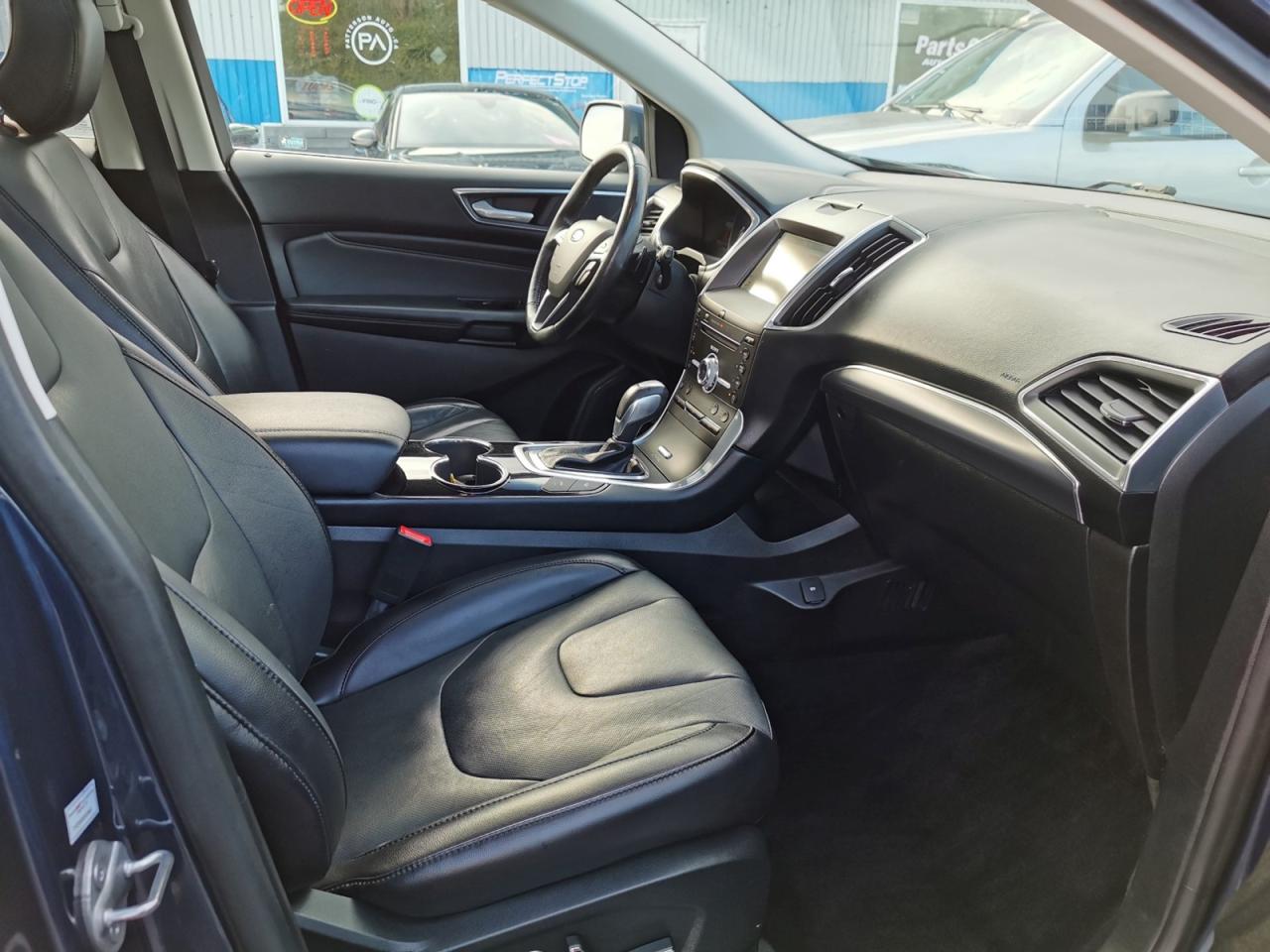 2017 Ford Edge Titanium - Photo #21