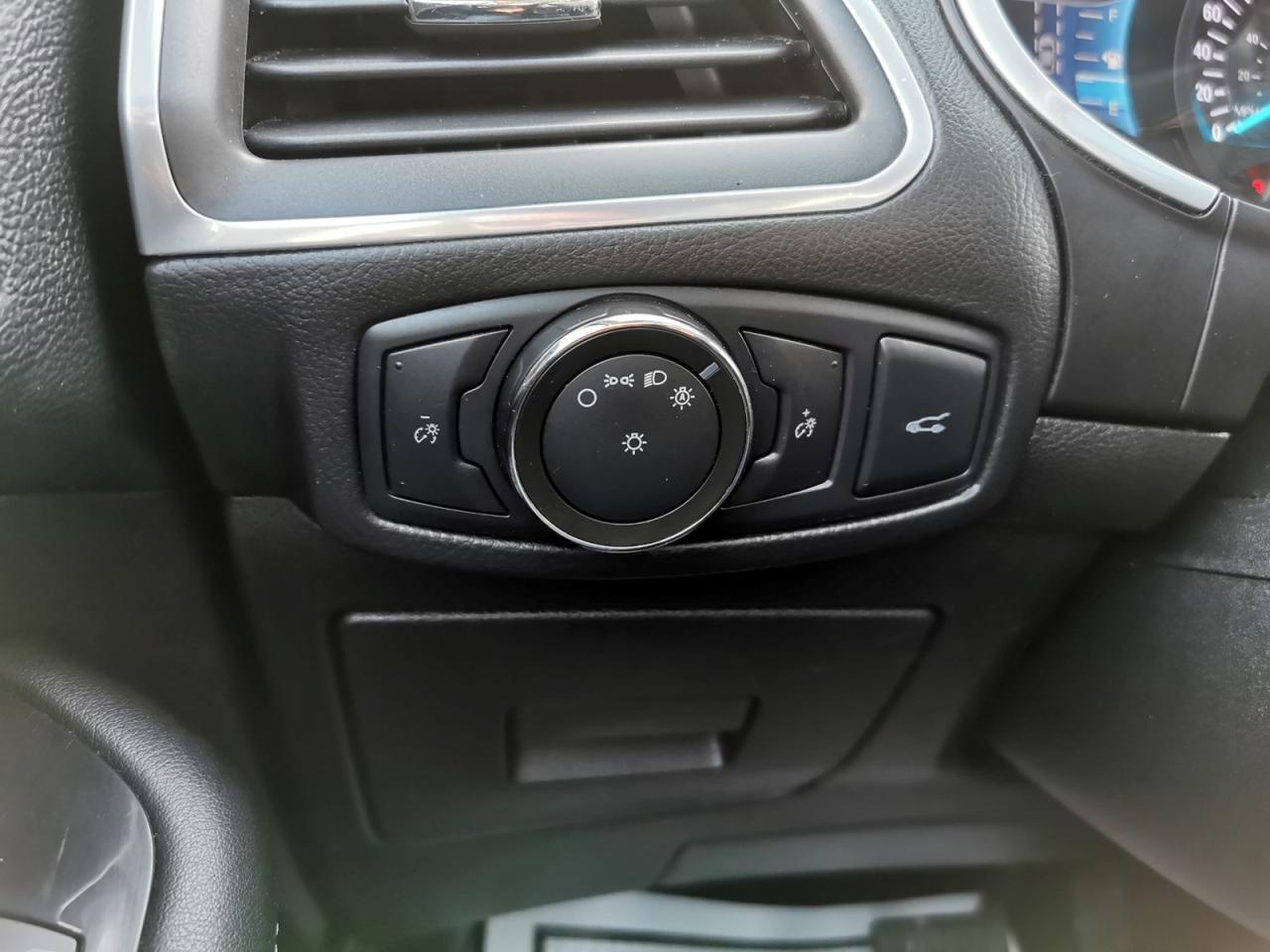 2017 Ford Edge Titanium - Photo #37