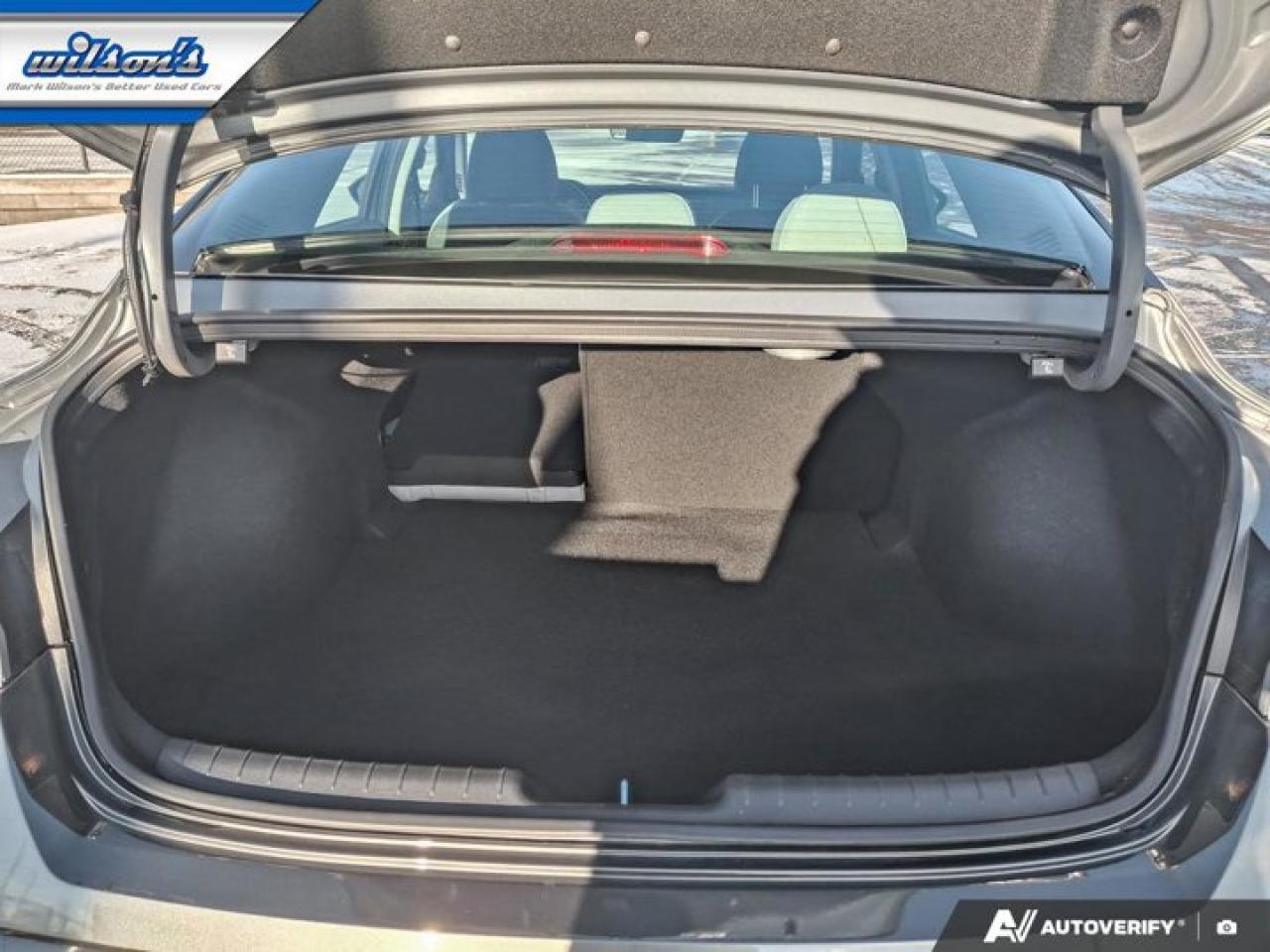 2025 Hyundai Elantra Luxury IVT | Leather | Sunroof | Heated Seats + Steering | Remote Start | Adaptive Cruise and More ! Photo