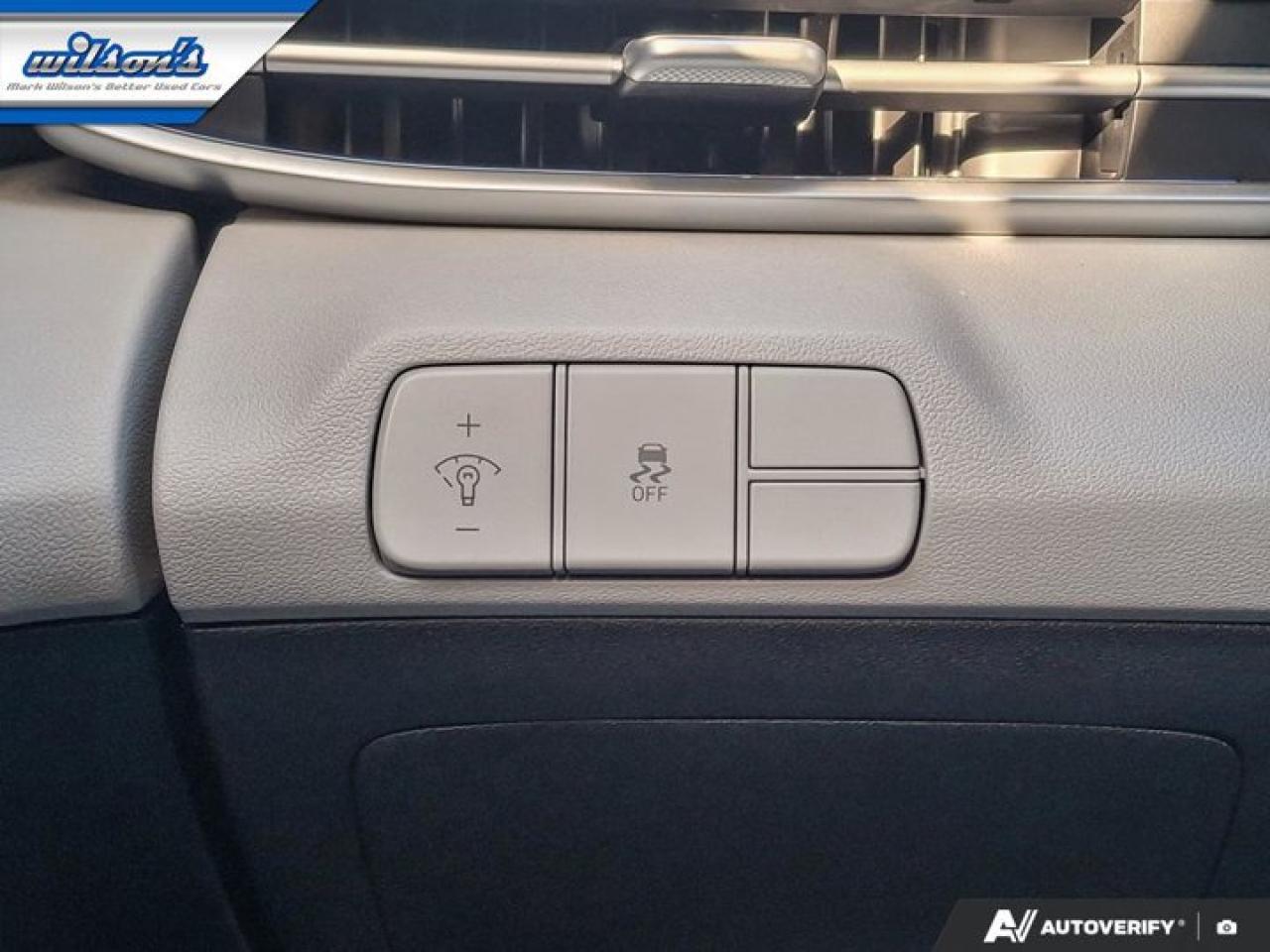 2025 Hyundai Elantra Luxury IVT | Leather | Sunroof | Heated Seats + Steering | Remote Start | Adaptive Cruise and More ! Photo