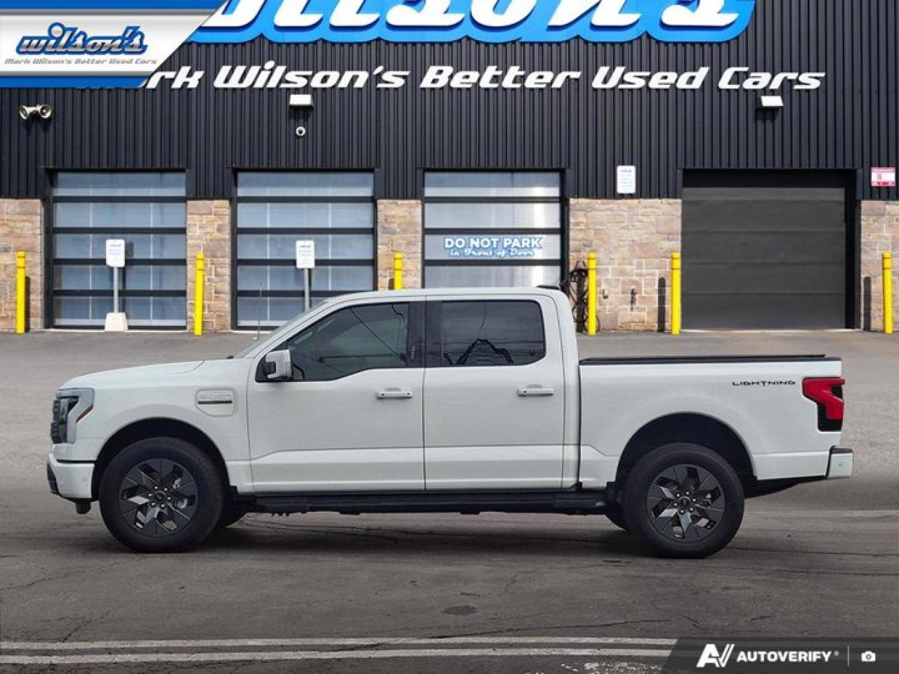 2022 Ford F-150 Lightning LARIAT | 511A | Extended Range Battery | Leather | Pano Roof | Tow Tech | 360 Camera and Much More ! Photo