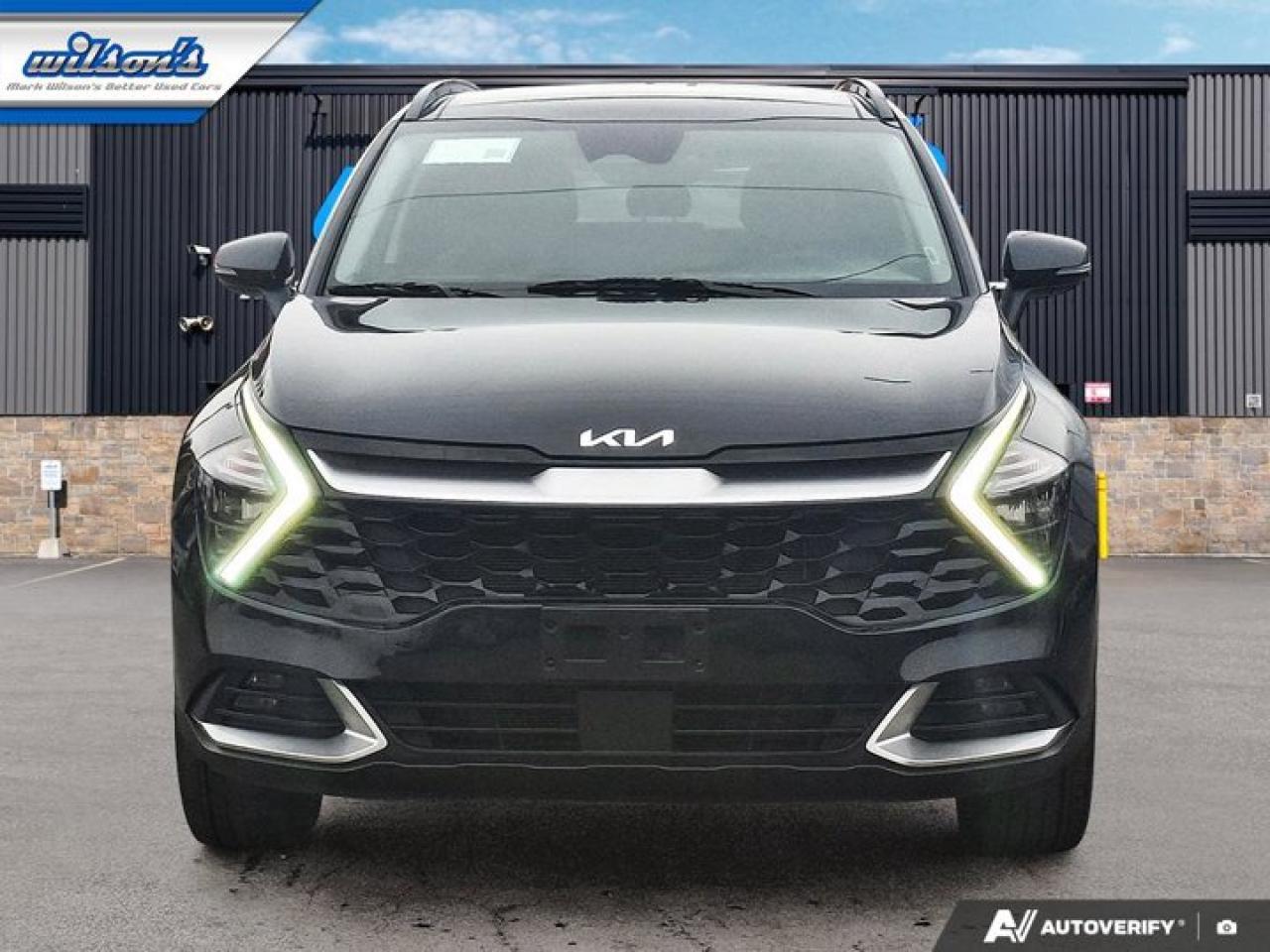 2024 Kia Sportage EX Premium AWD | Leather | Pano Roof | Navi | Heated Seats + Steering | Remote Start and Much More ! Photo