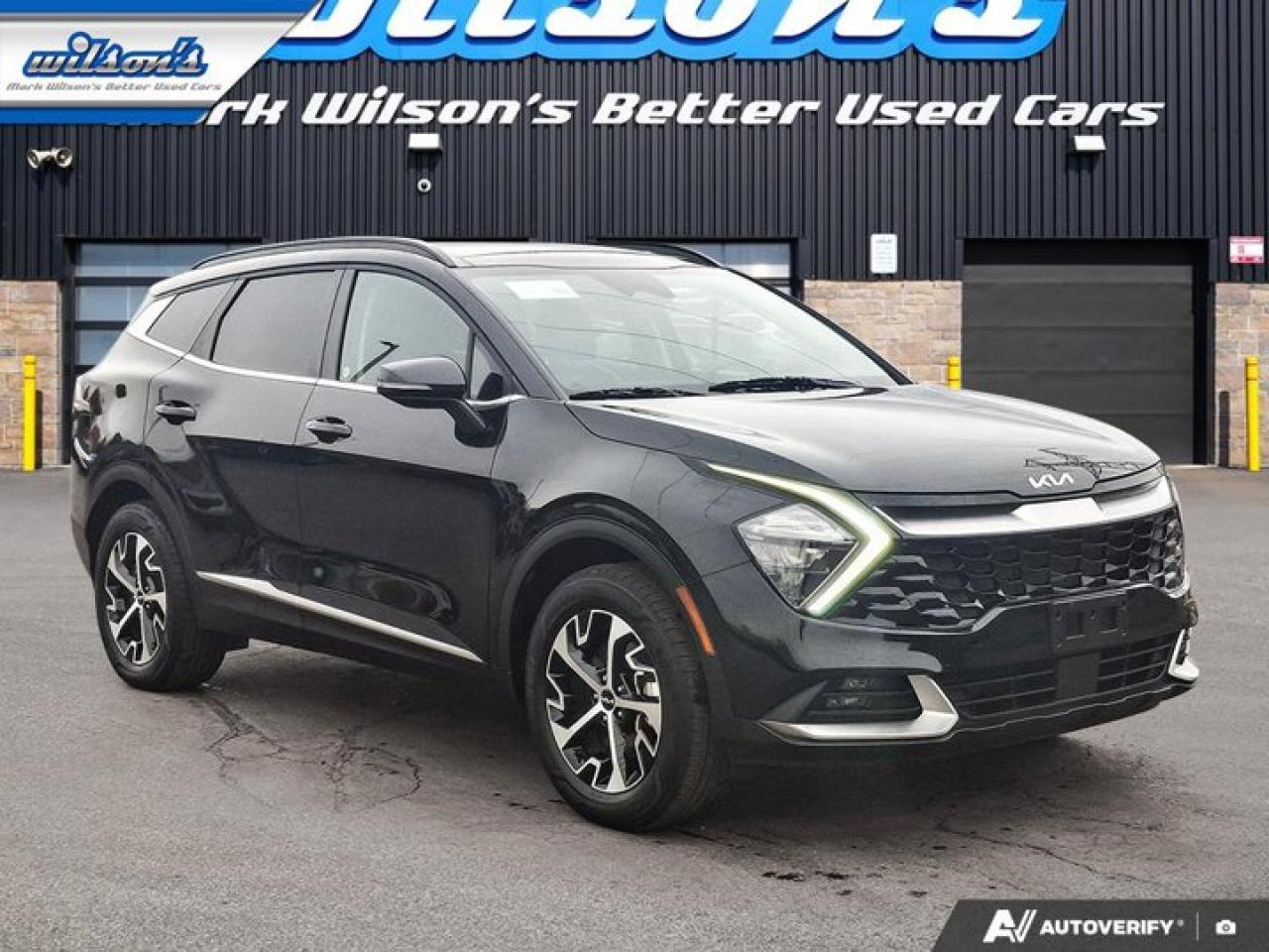 2024 Kia Sportage EX Premium AWD | Leather | Pano Roof | Navi | Heated Seats + Steering | Remote Start and Much More ! Photo
