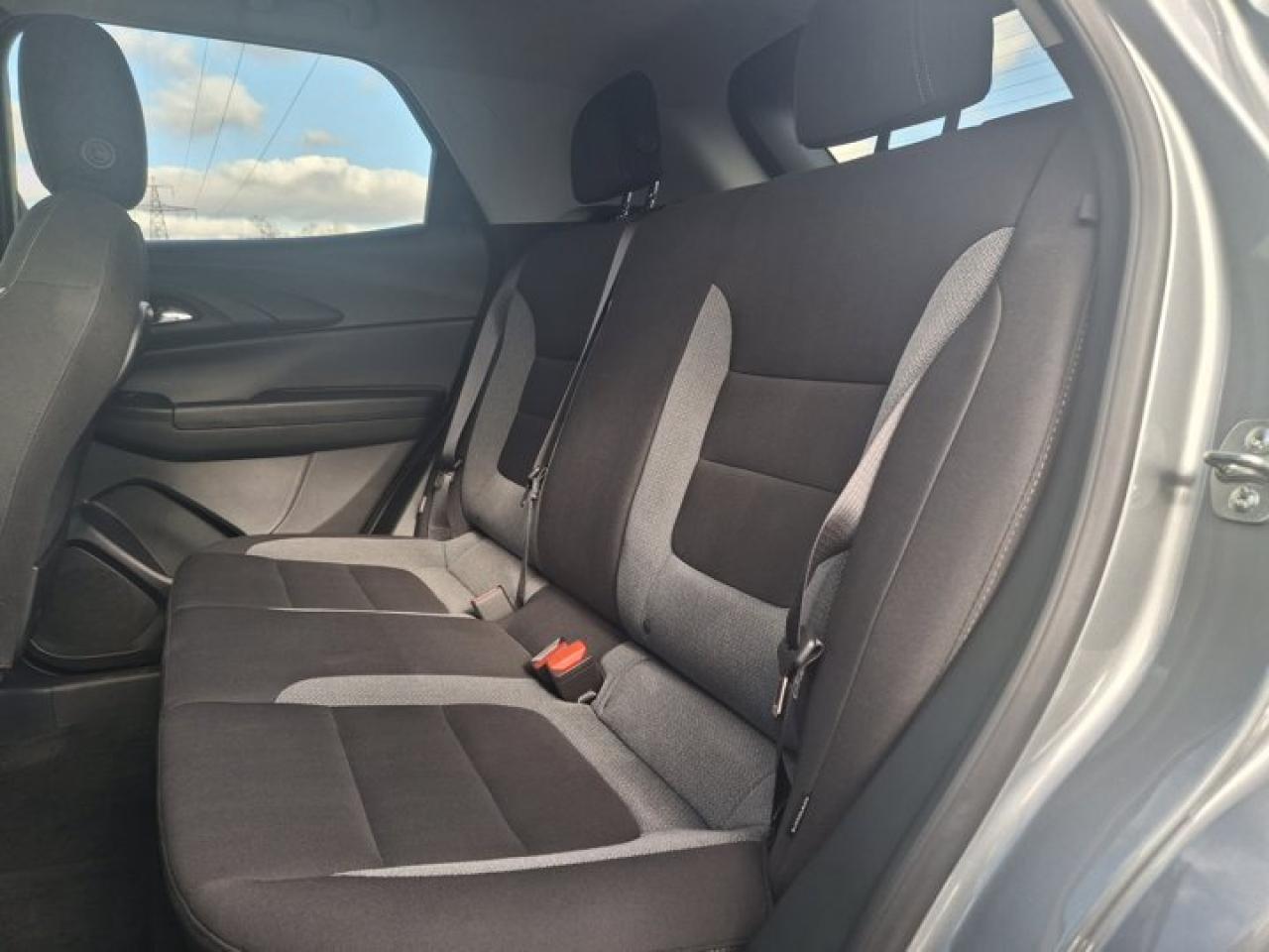 2024 Chevrolet TrailBlazer LT AWD | Heated Seats + Steering | Remote Start | Wireless CarPlay + Android | HD Reverse Cam & More Photo