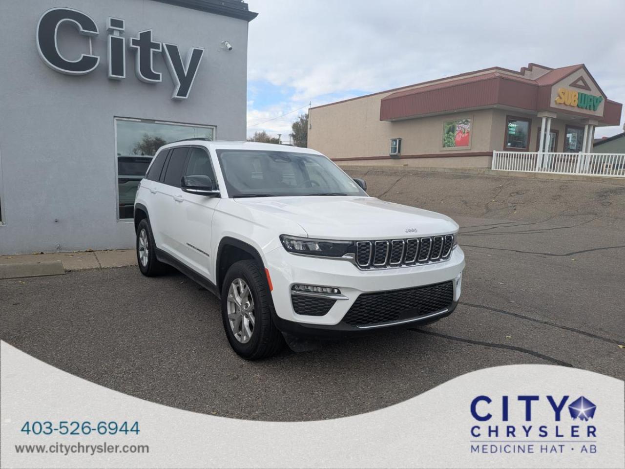 Used 2022 Jeep Grand Cherokee LAREDO 4x4 for sale in Medicine Hat, AB