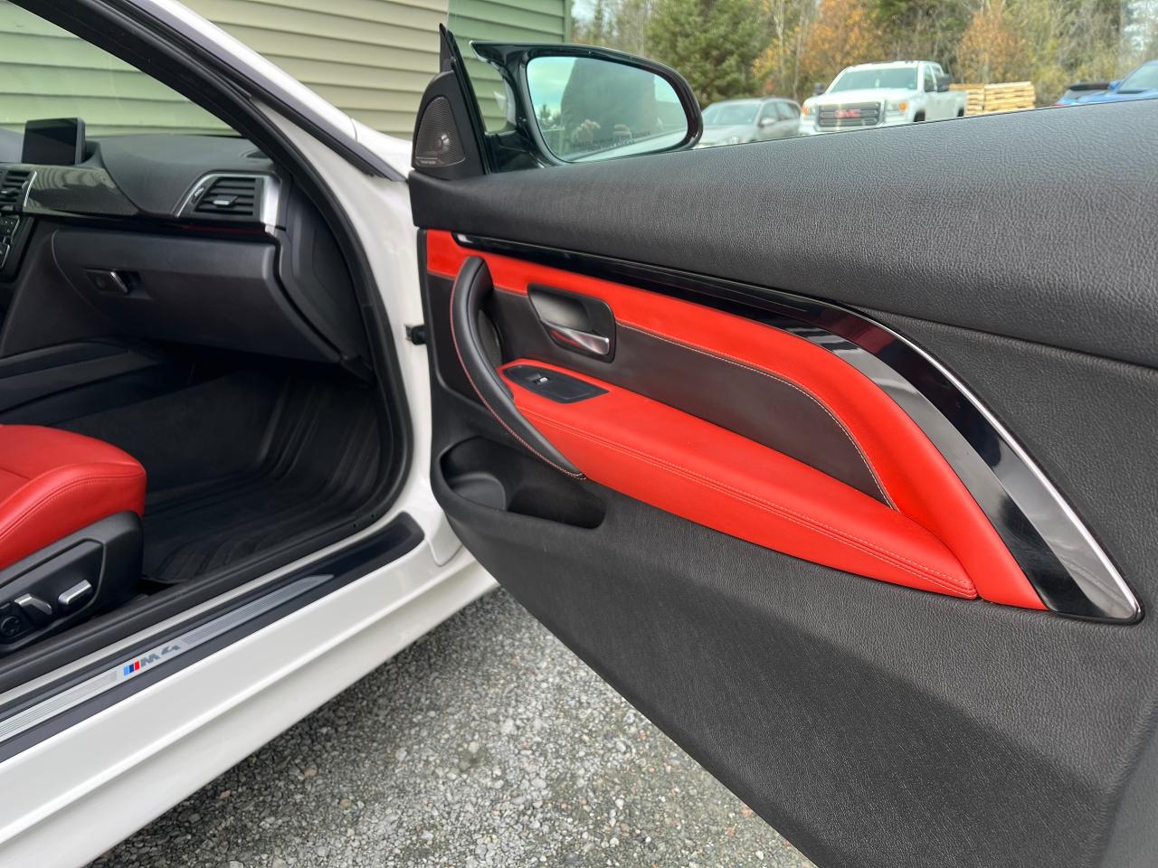 2016 BMW M4 2DR CPE - Photo #6