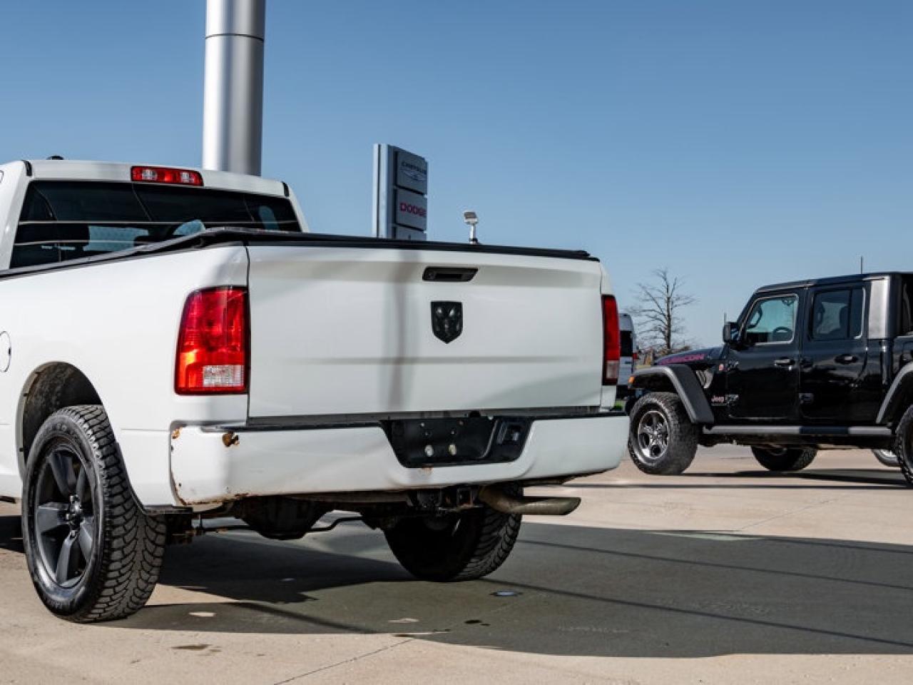 2021 RAM 1500 Classic EXPRESS Photo