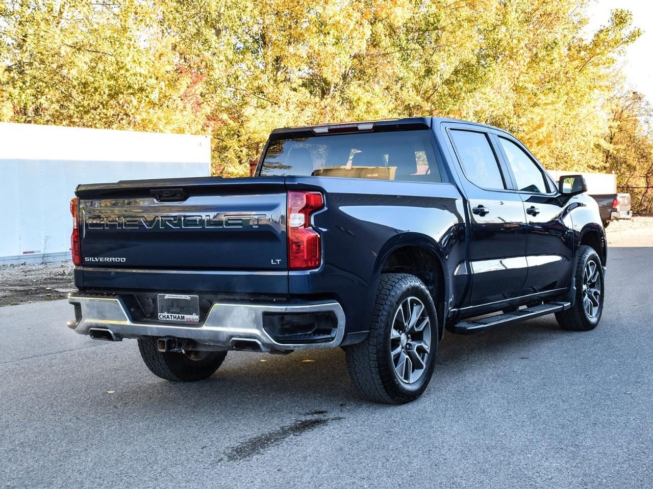 2023 Chevrolet Silverado 1500 Crew Cab Short Box 4-Wheel Drive LT Photo3