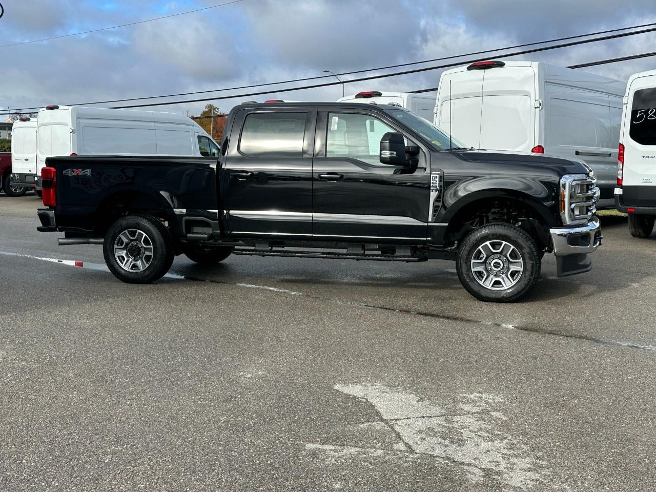 2026 Ford F-250 Super Duty SRW LARIAT 4WD CREW CAB 6.75' BOX Photo4