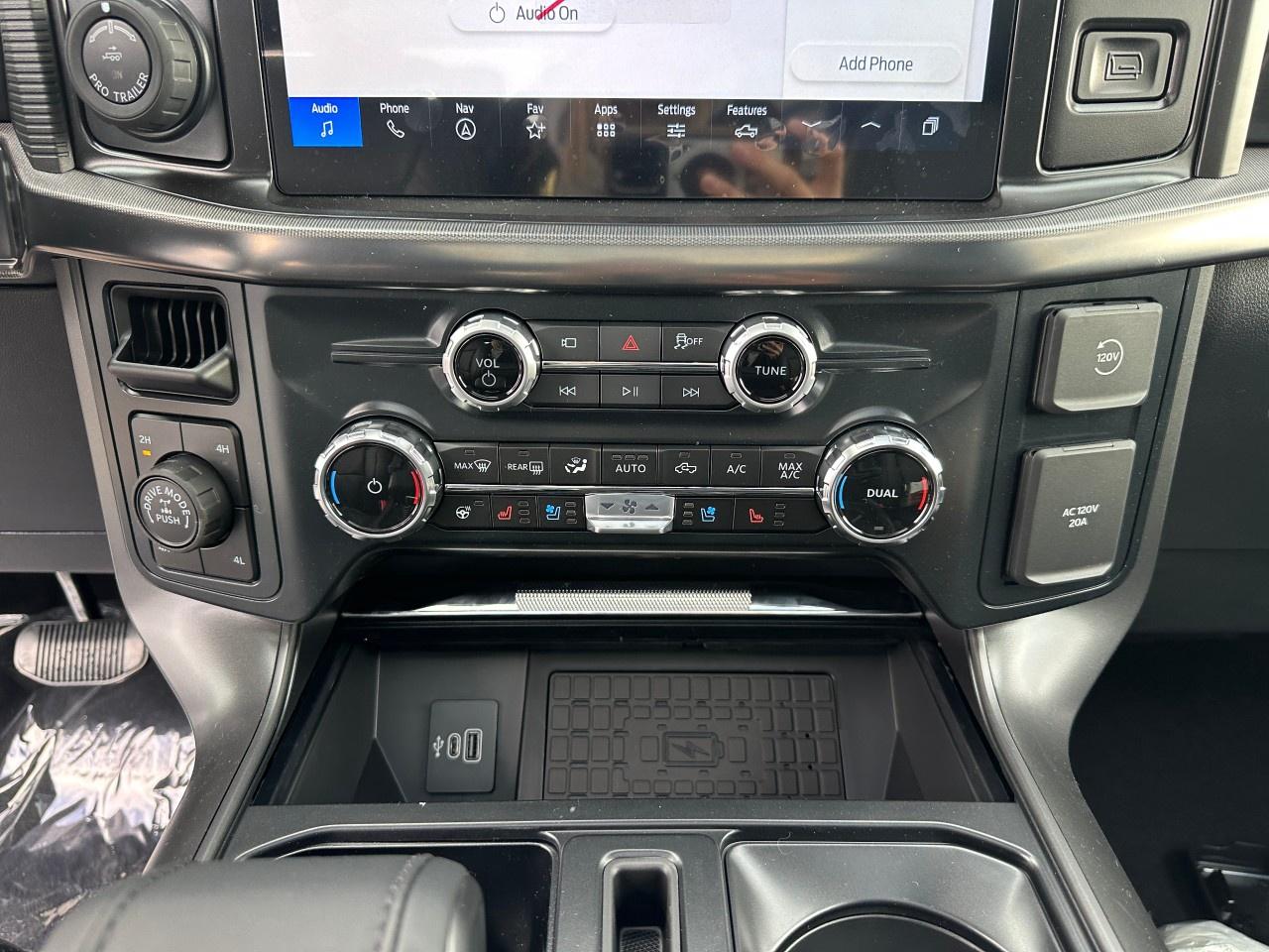 2025 Ford F-150 Lariat 4WD SuperCrew 5.5' Box Photo