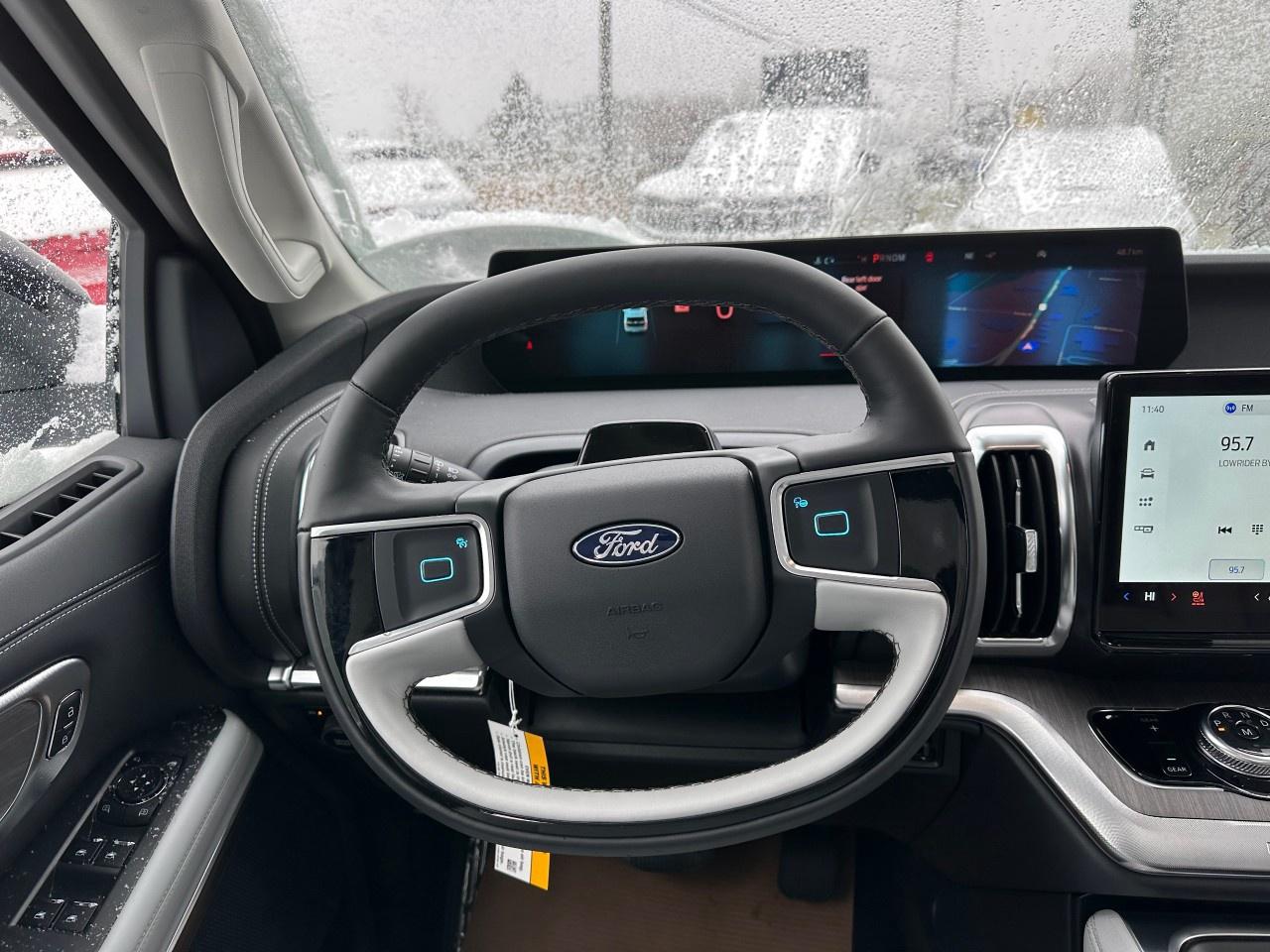 2025 Ford Expedition Platinum 4x4 Photo