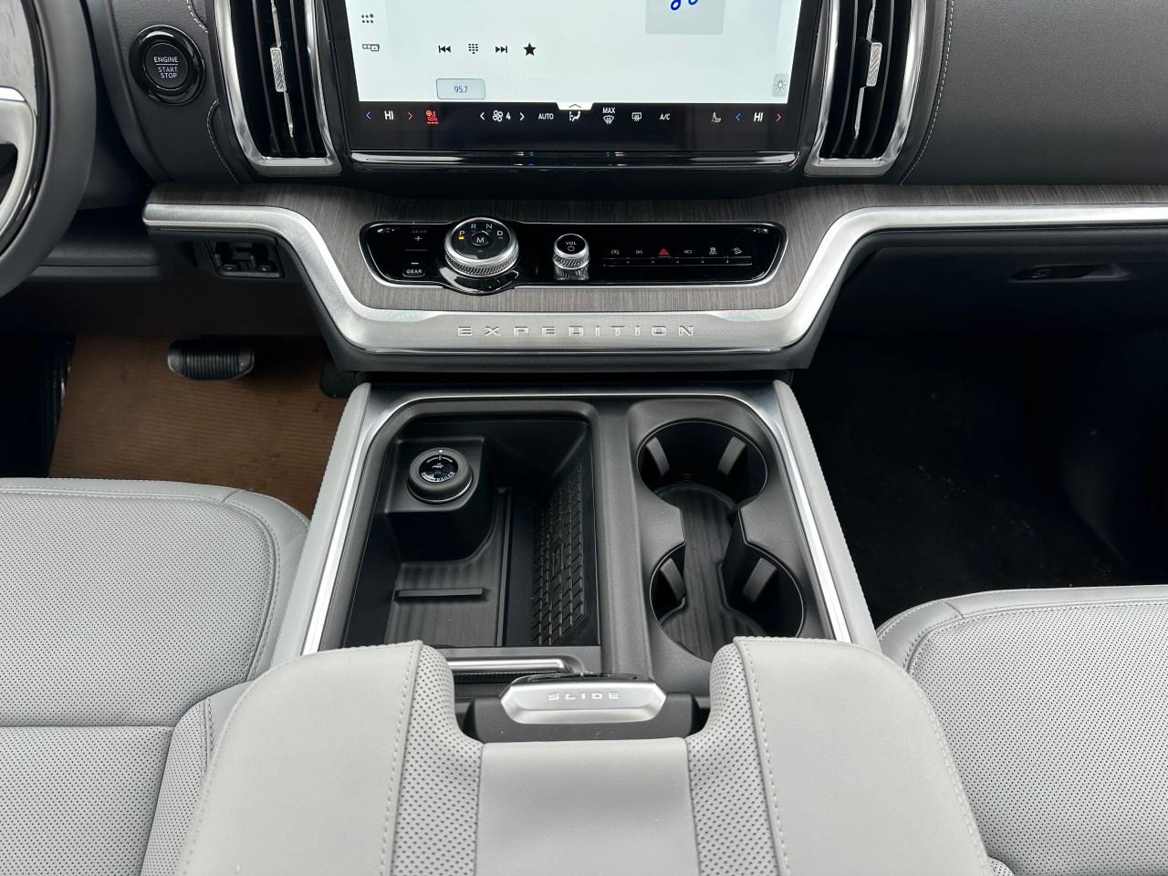 2025 Ford Expedition Platinum 4x4 Photo