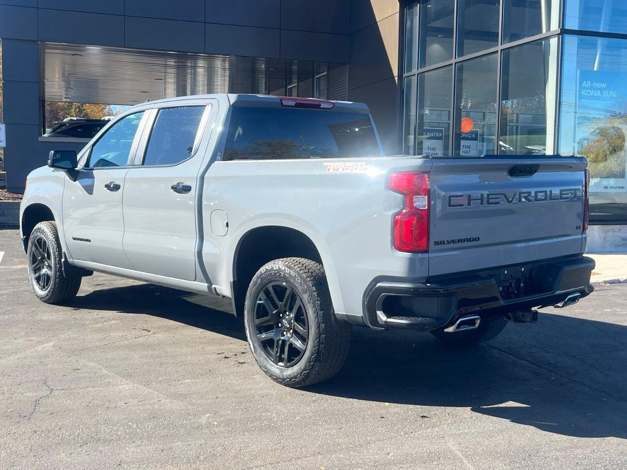 2024 Chevrolet Silverado 1500 Crew Cab Standard Box 4-Wheel Drive LT Trail Boss Photo