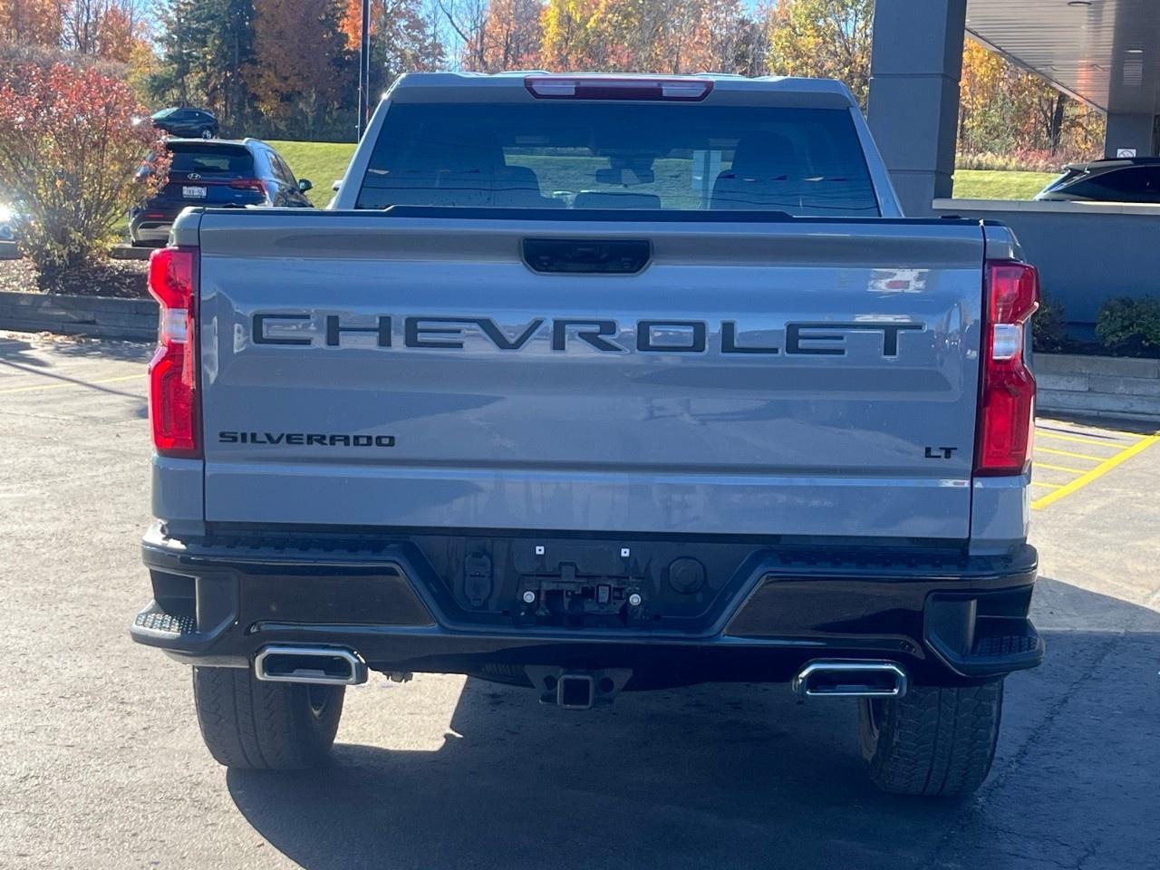 2024 Chevrolet Silverado 1500 Crew Cab Standard Box 4-Wheel Drive LT Trail Boss Photo